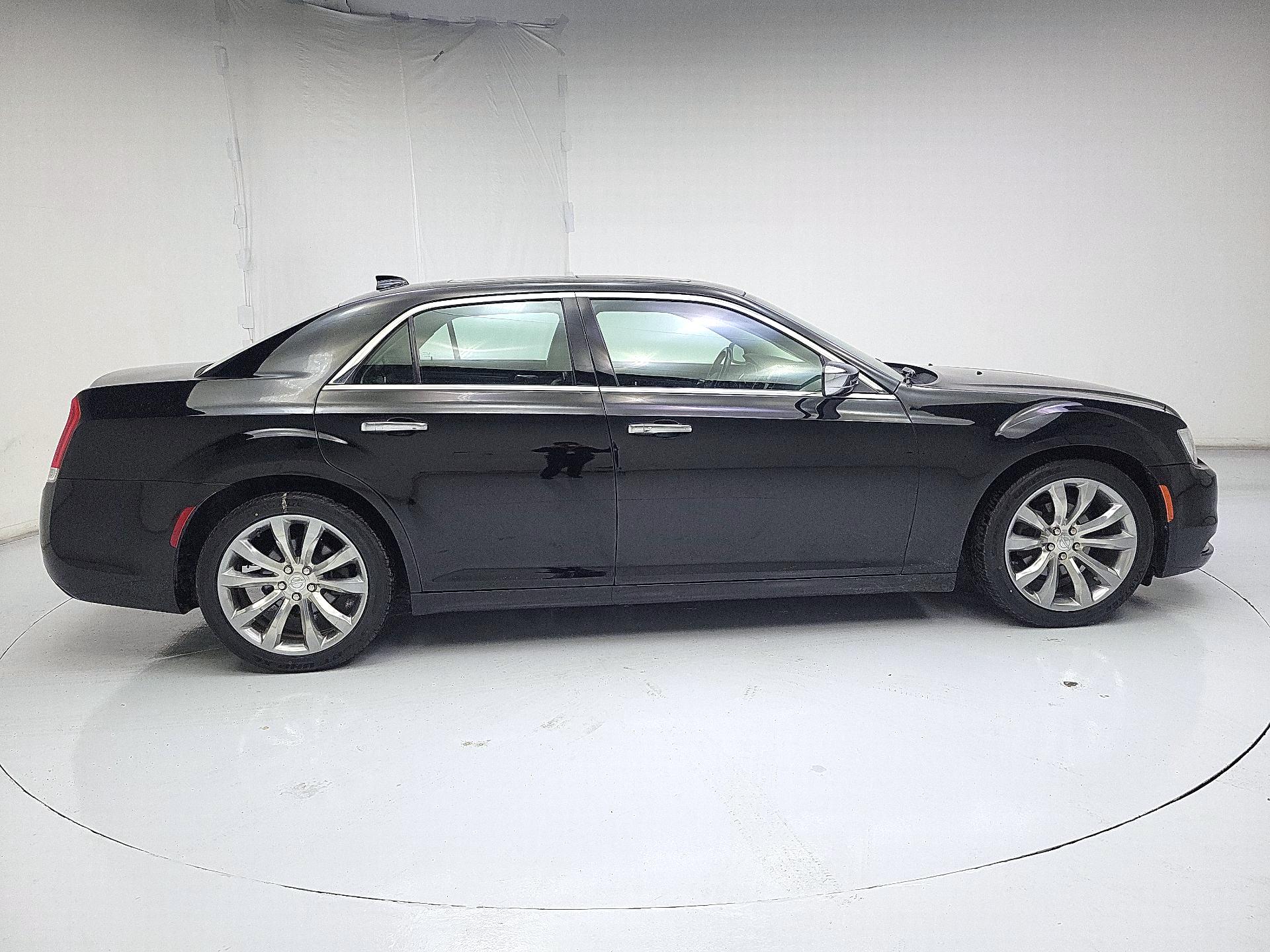 Thumbnail: 2020 Chrysler 300 - 4