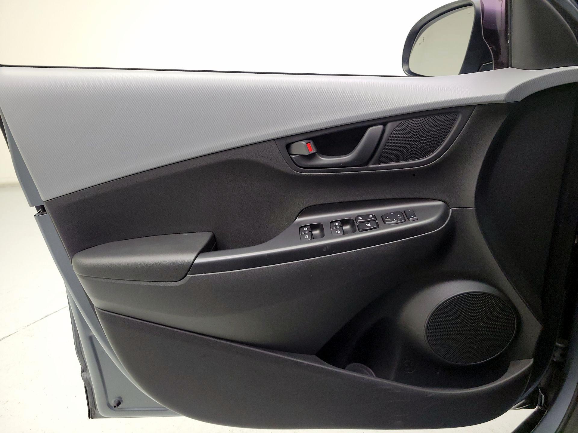 Thumbnail: 2020 Hyundai Kona - 10