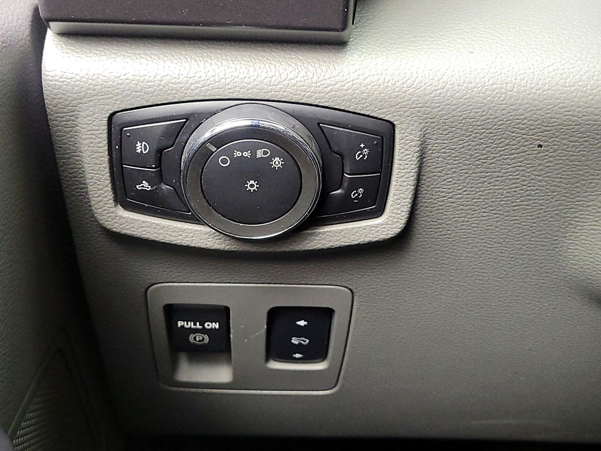 Thumbnail: 2015 Ford F-150 - 13