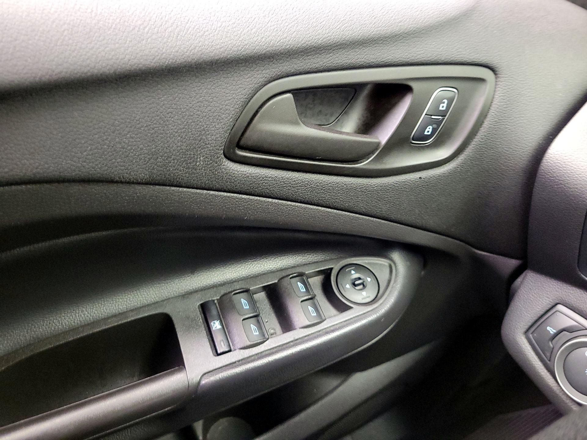 Thumbnail: 2019 Ford Escape - 10