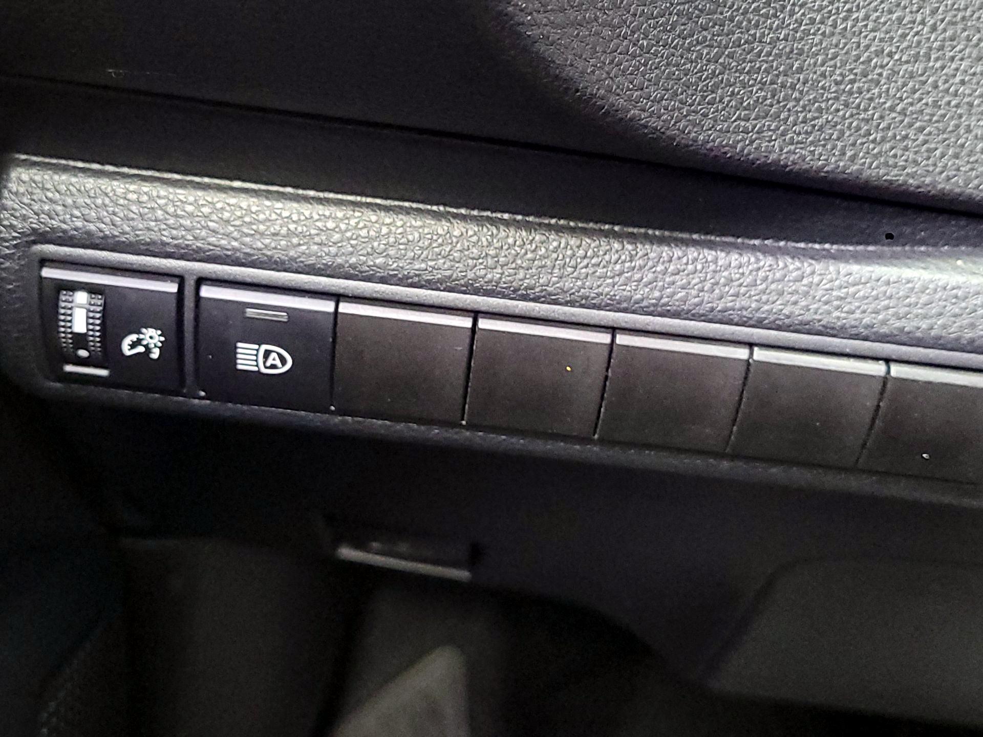 Thumbnail: 2024 Toyota Corolla - 11