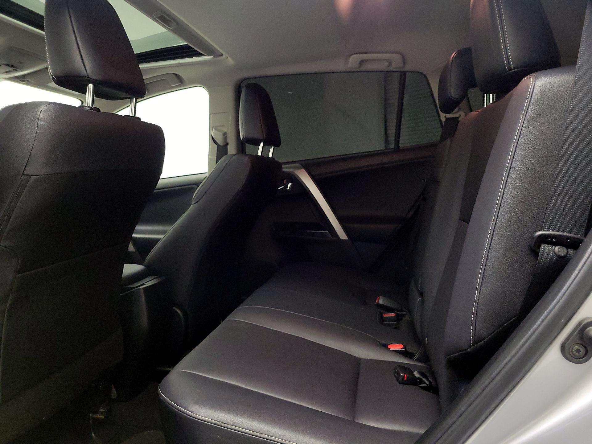 Thumbnail: 2018 Toyota RAV4 - 18