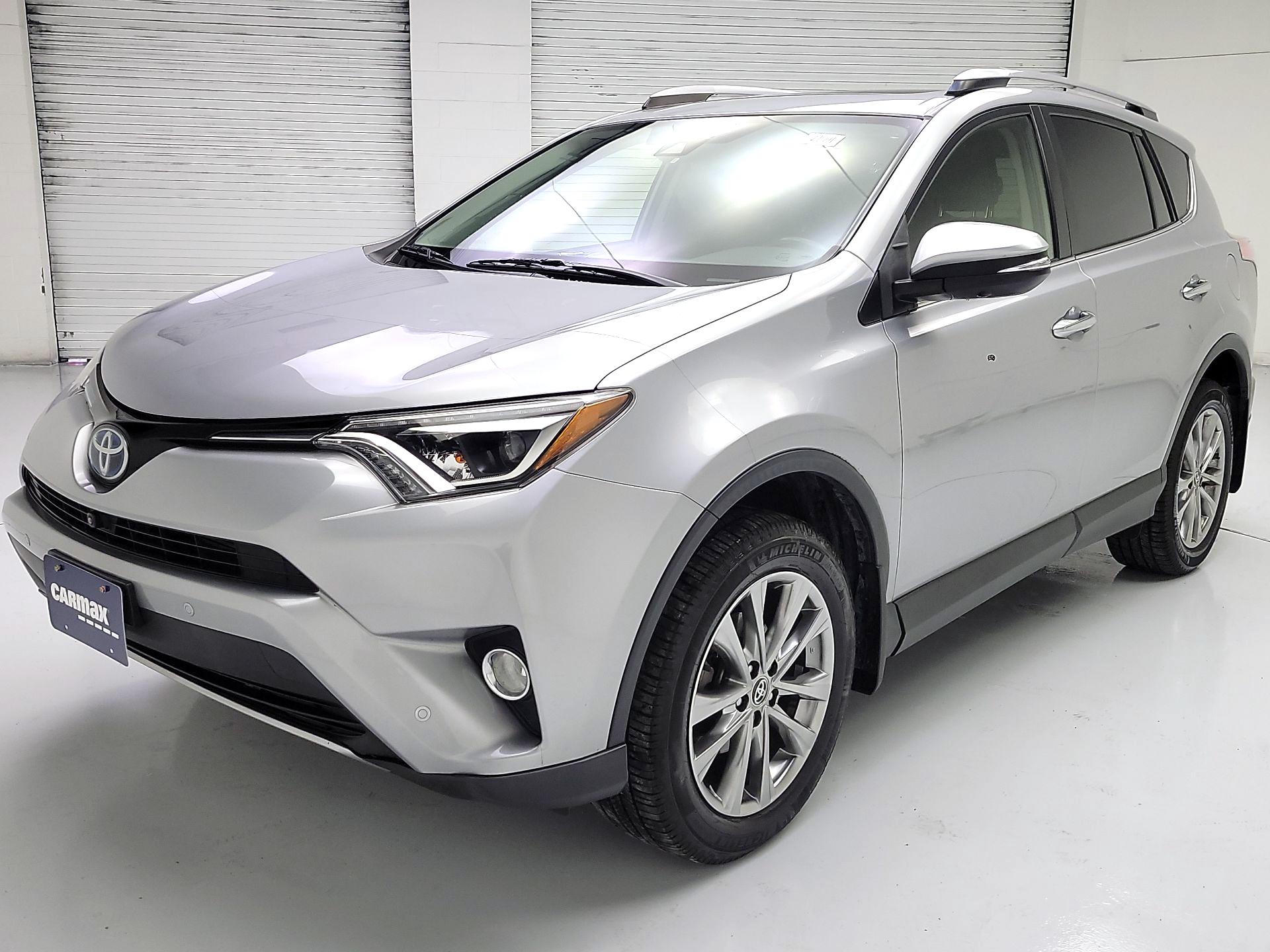 Thumbnail: 2018 Toyota RAV4 - 3