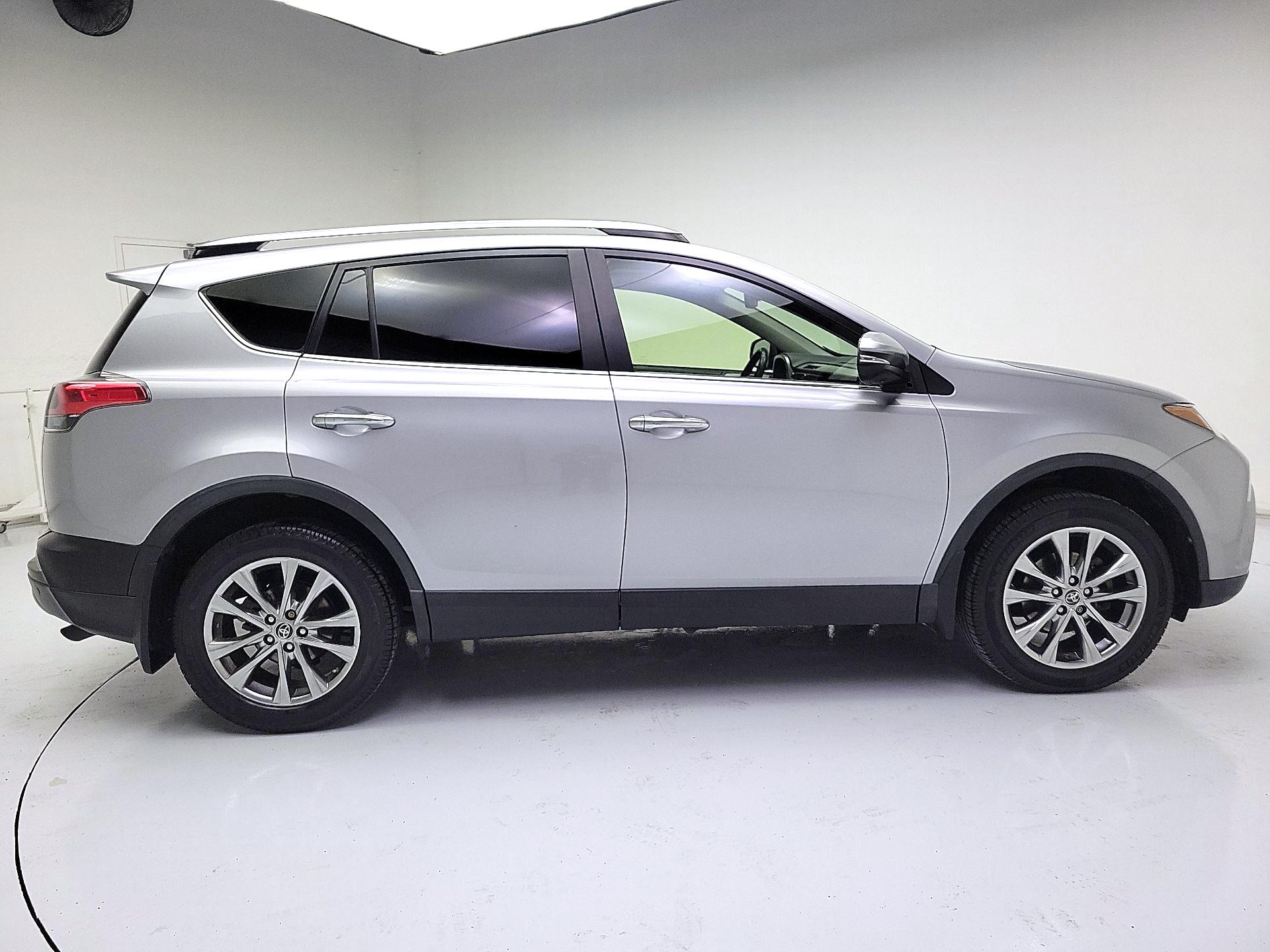 Thumbnail: 2018 Toyota RAV4 - 4