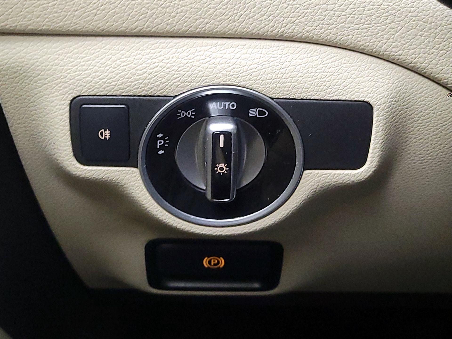 Thumbnail: 2016 Mercedes-Benz GLA - 13