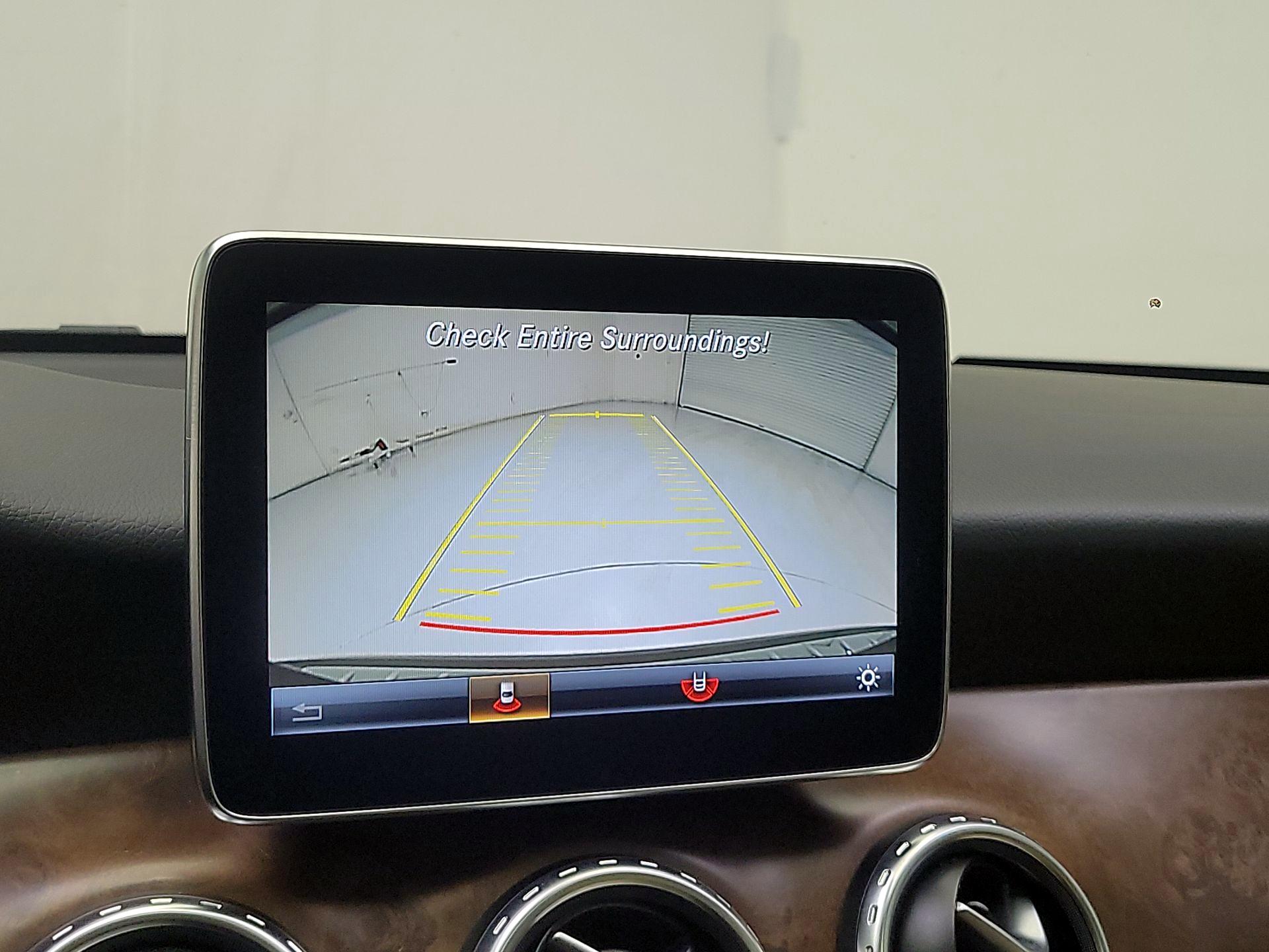 Thumbnail: 2016 Mercedes-Benz GLA - 15