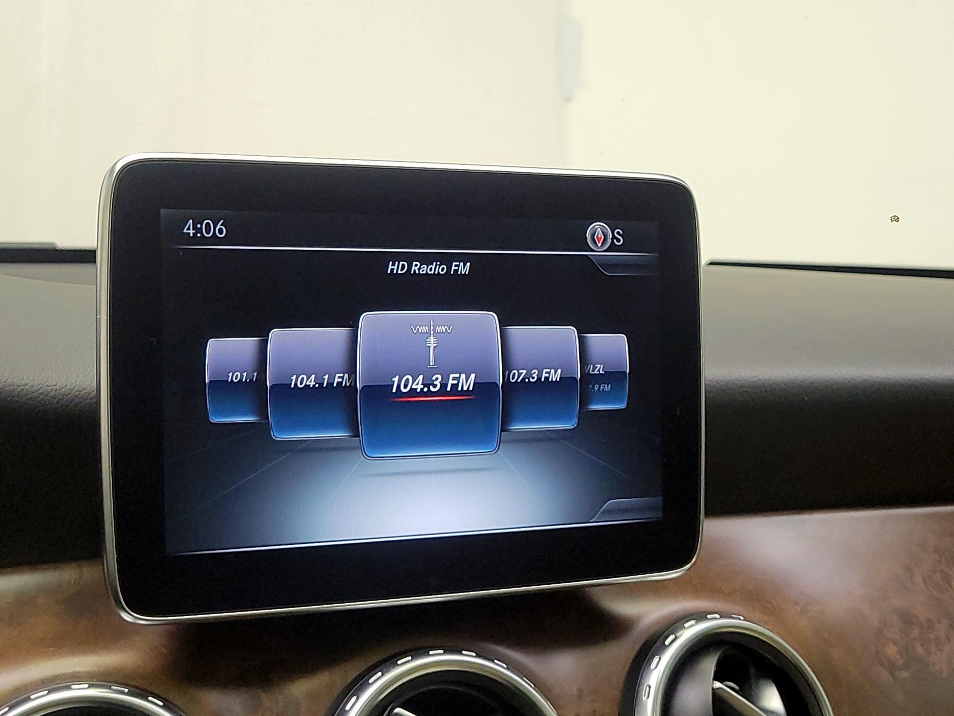 Thumbnail: 2016 Mercedes-Benz GLA - 16