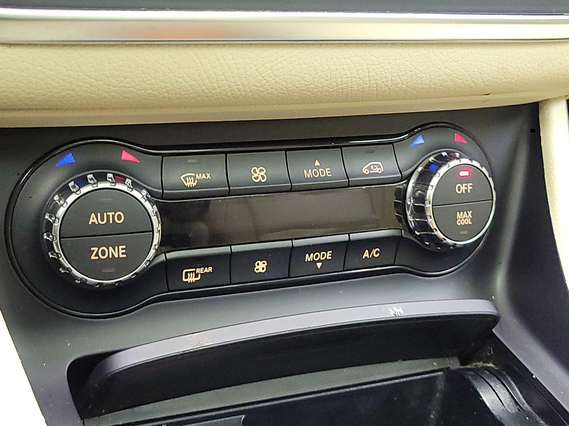 Thumbnail: 2016 Mercedes-Benz GLA - 17