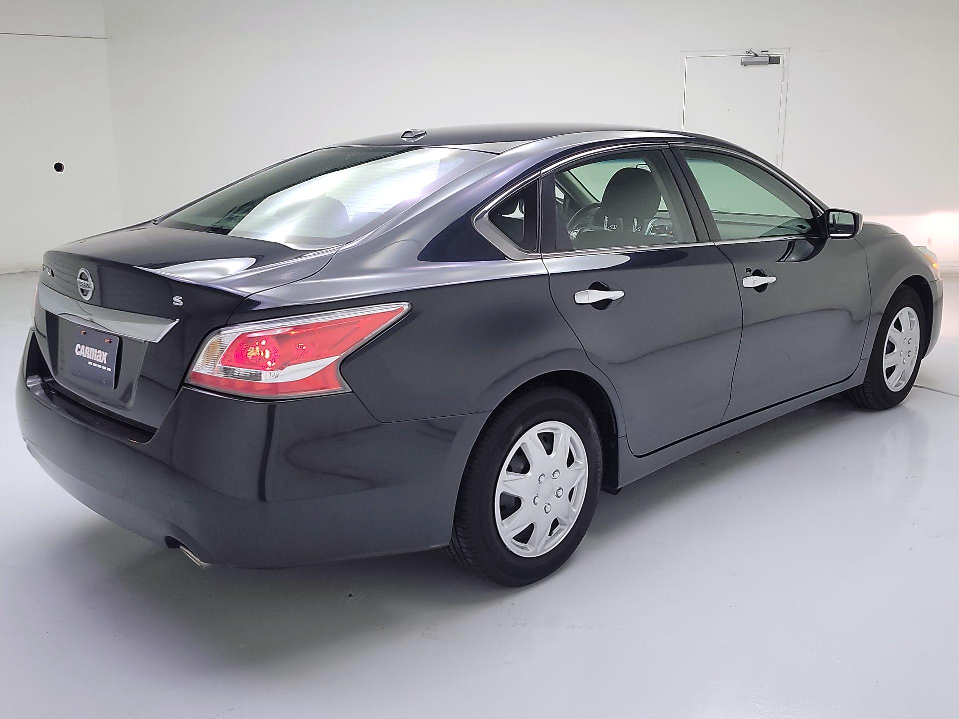 Thumbnail: 2015 Nissan Altima - 5