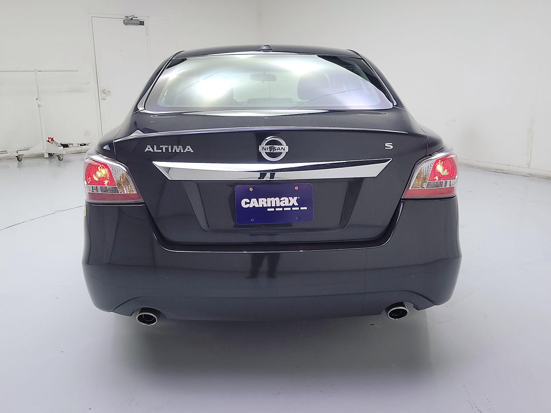 Thumbnail: 2015 Nissan Altima - 6