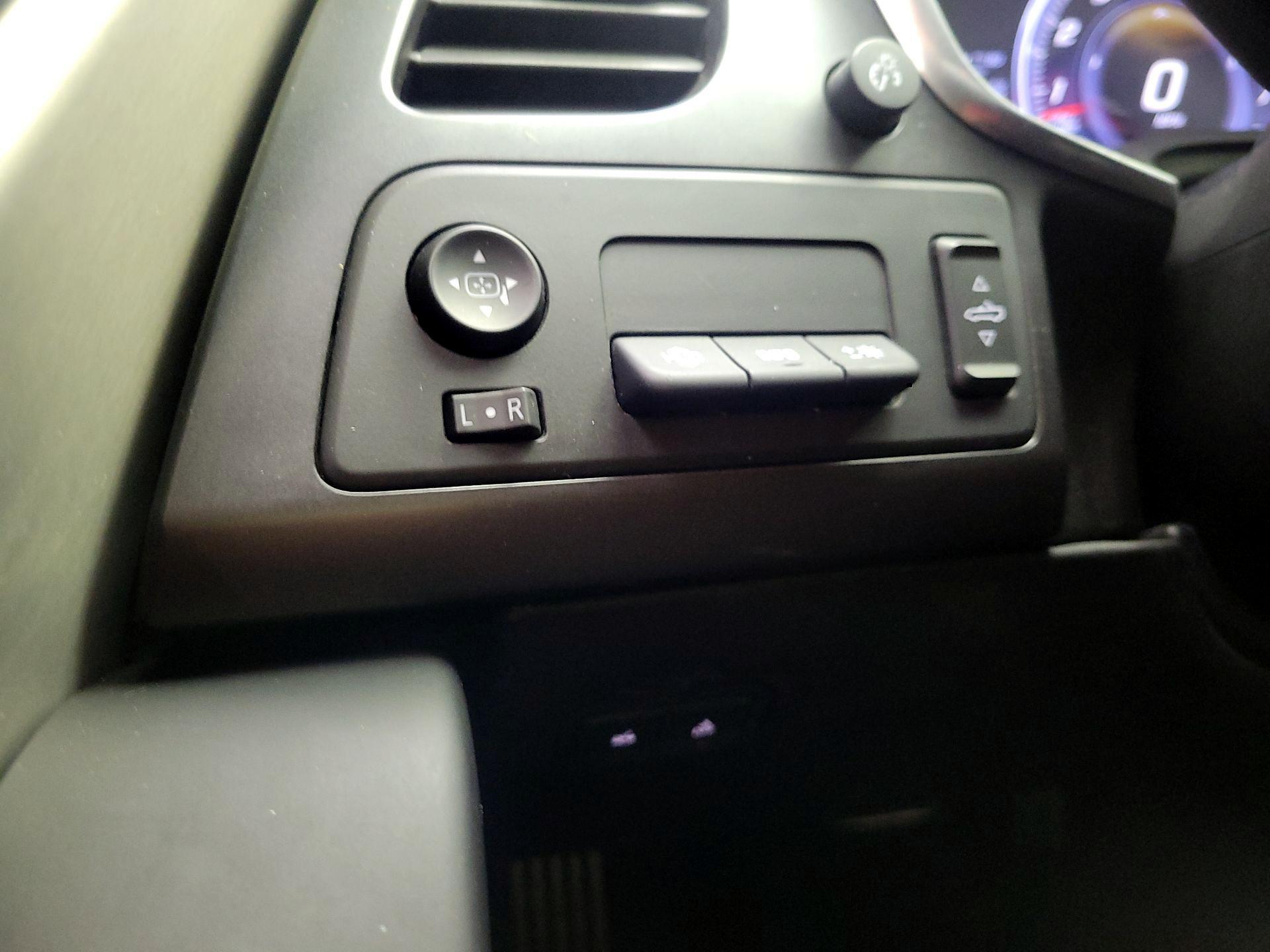 Thumbnail: 2017 Chevrolet Corvette - 11