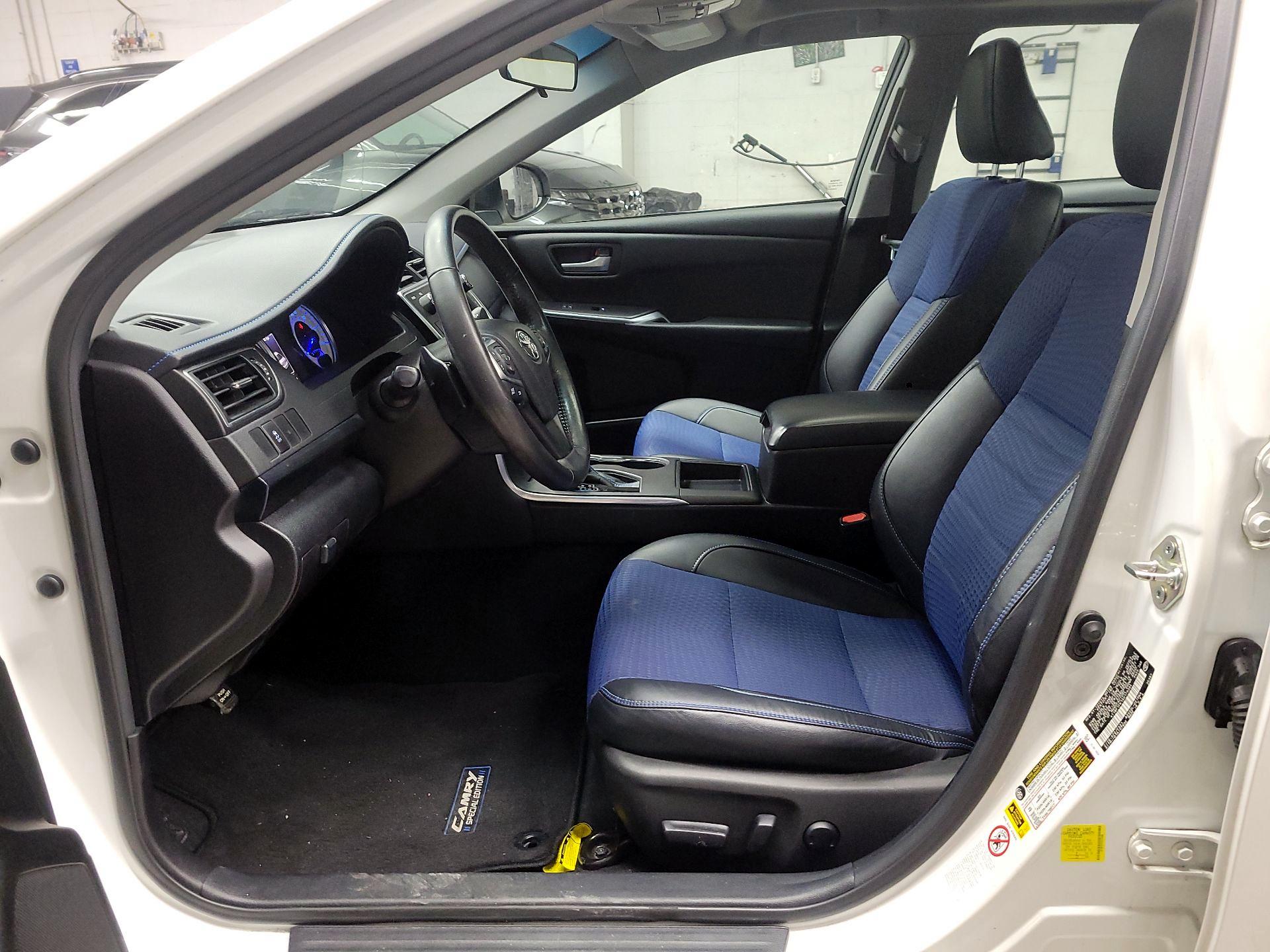 Thumbnail: 2016 Toyota Camry - 9