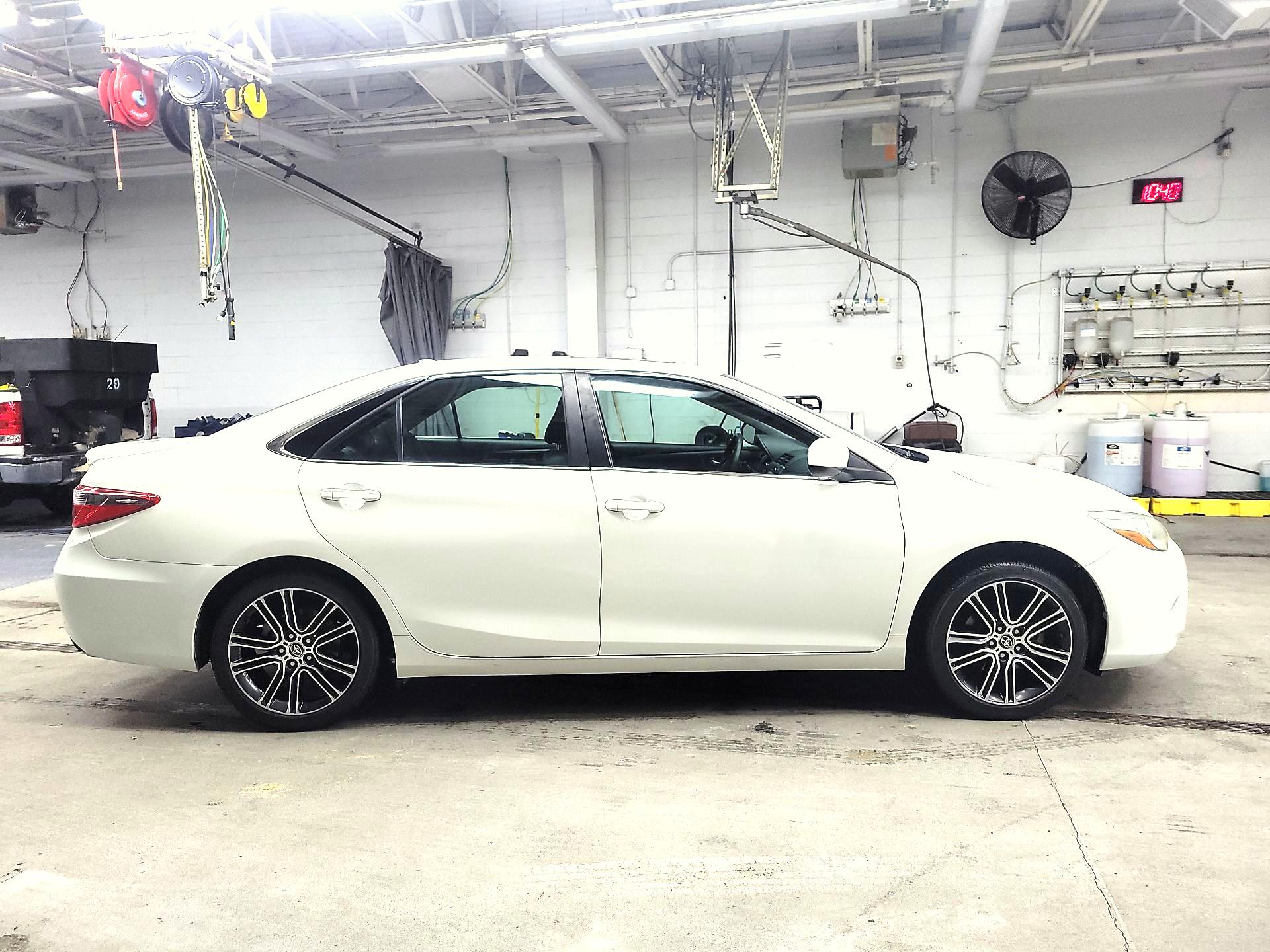 Thumbnail: 2016 Toyota Camry - 4