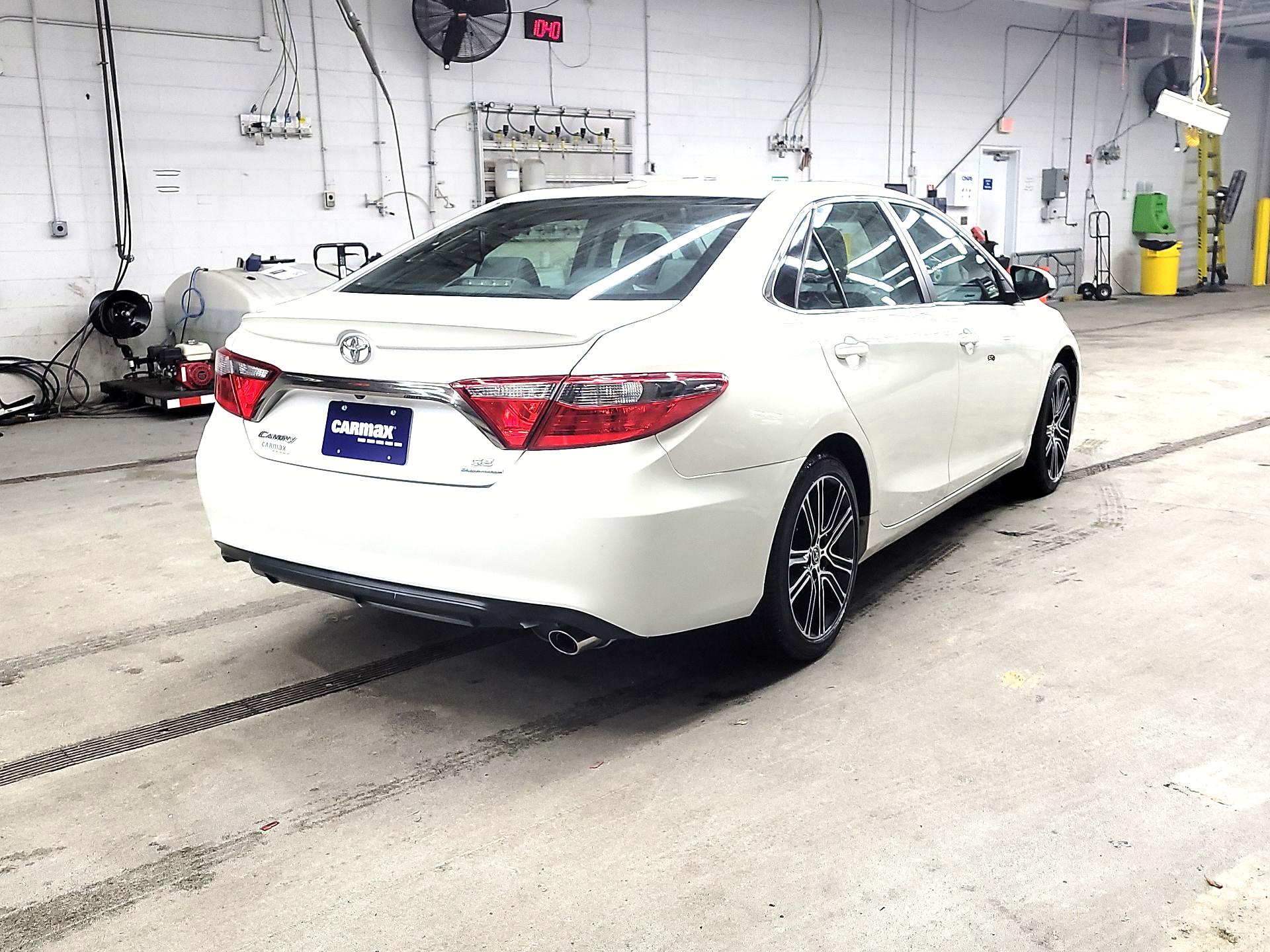 Thumbnail: 2016 Toyota Camry - 5