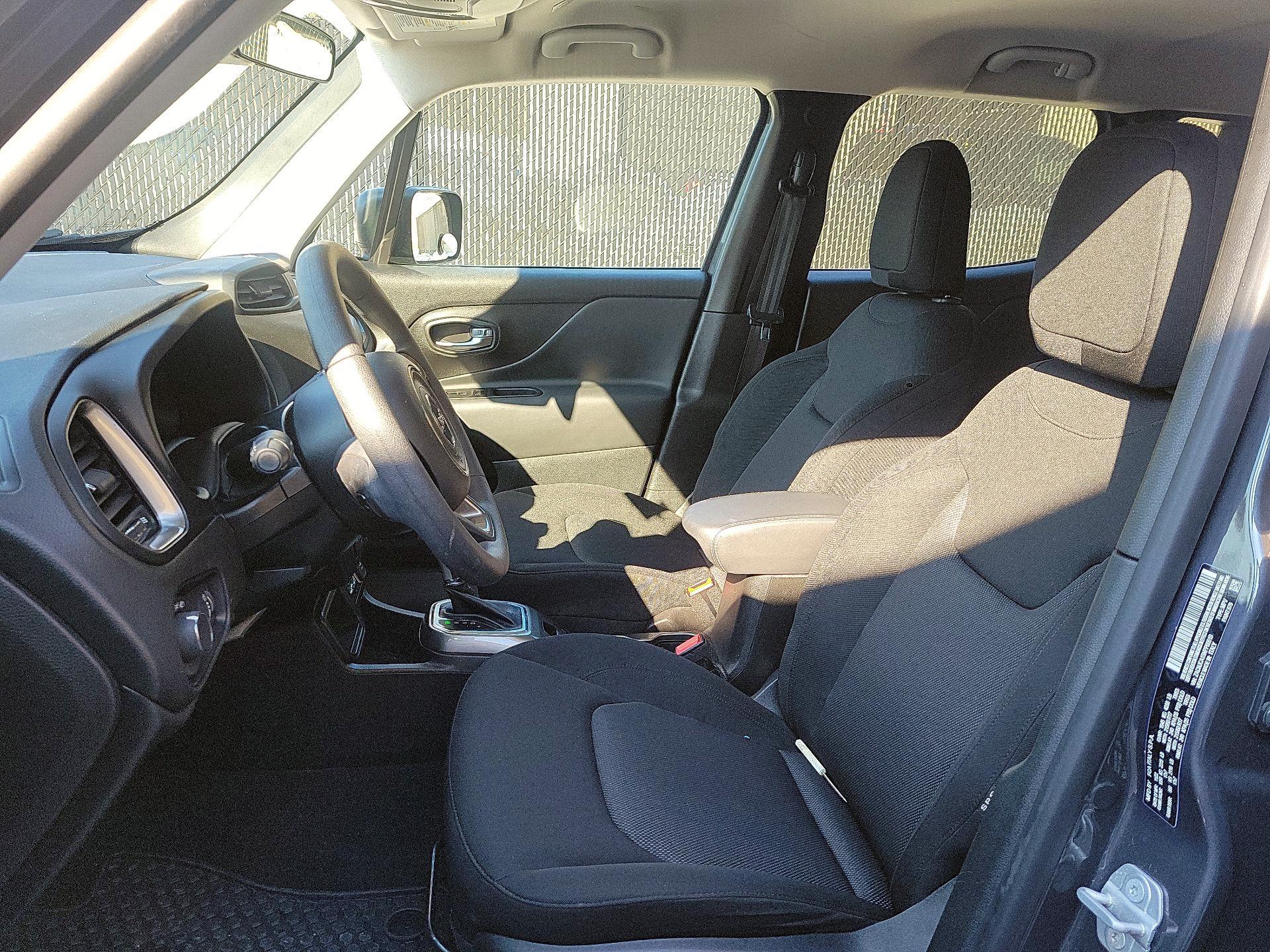 Thumbnail: 2022 Jeep Renegade - 9