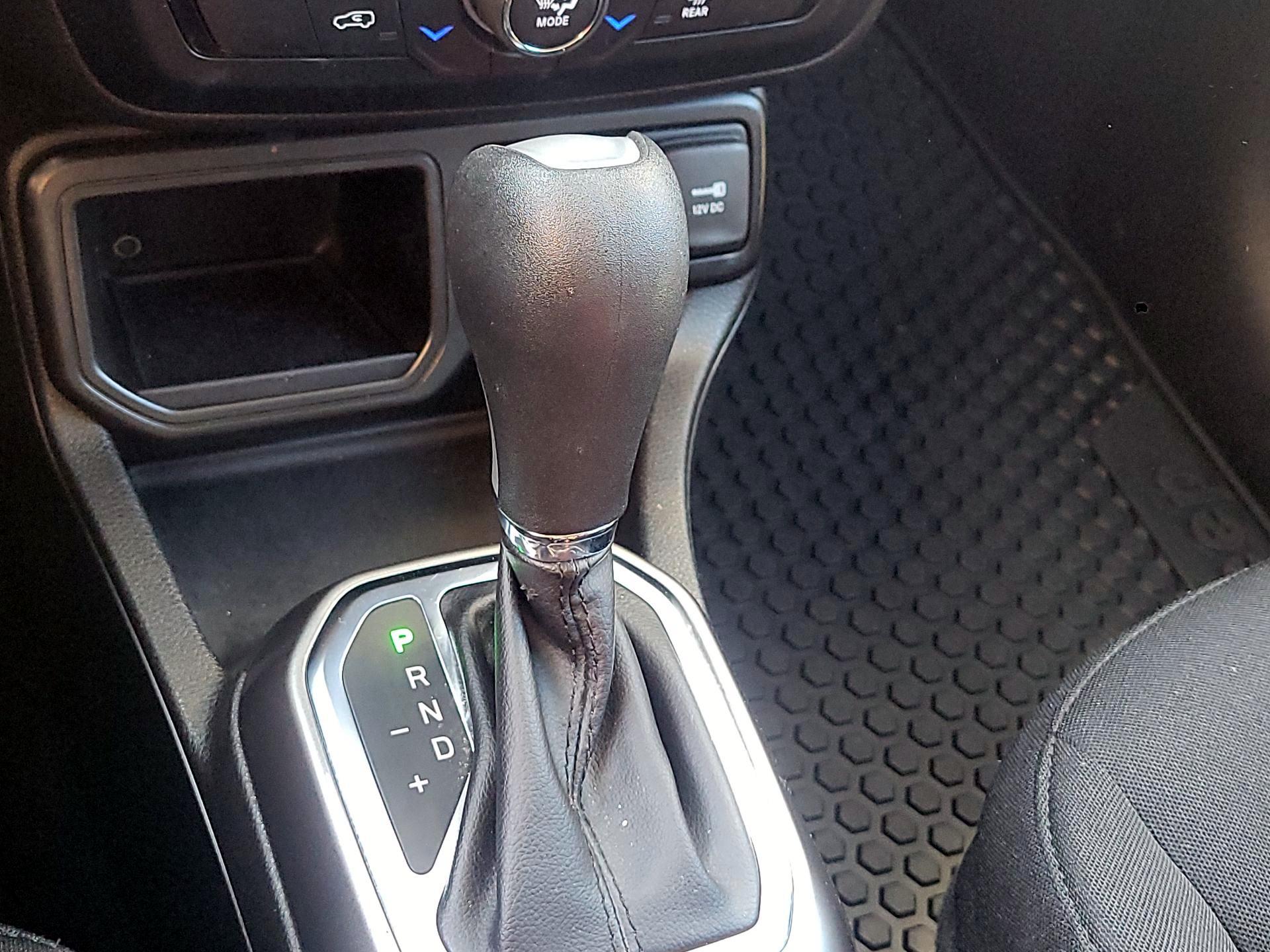 Thumbnail: 2022 Jeep Renegade - 16