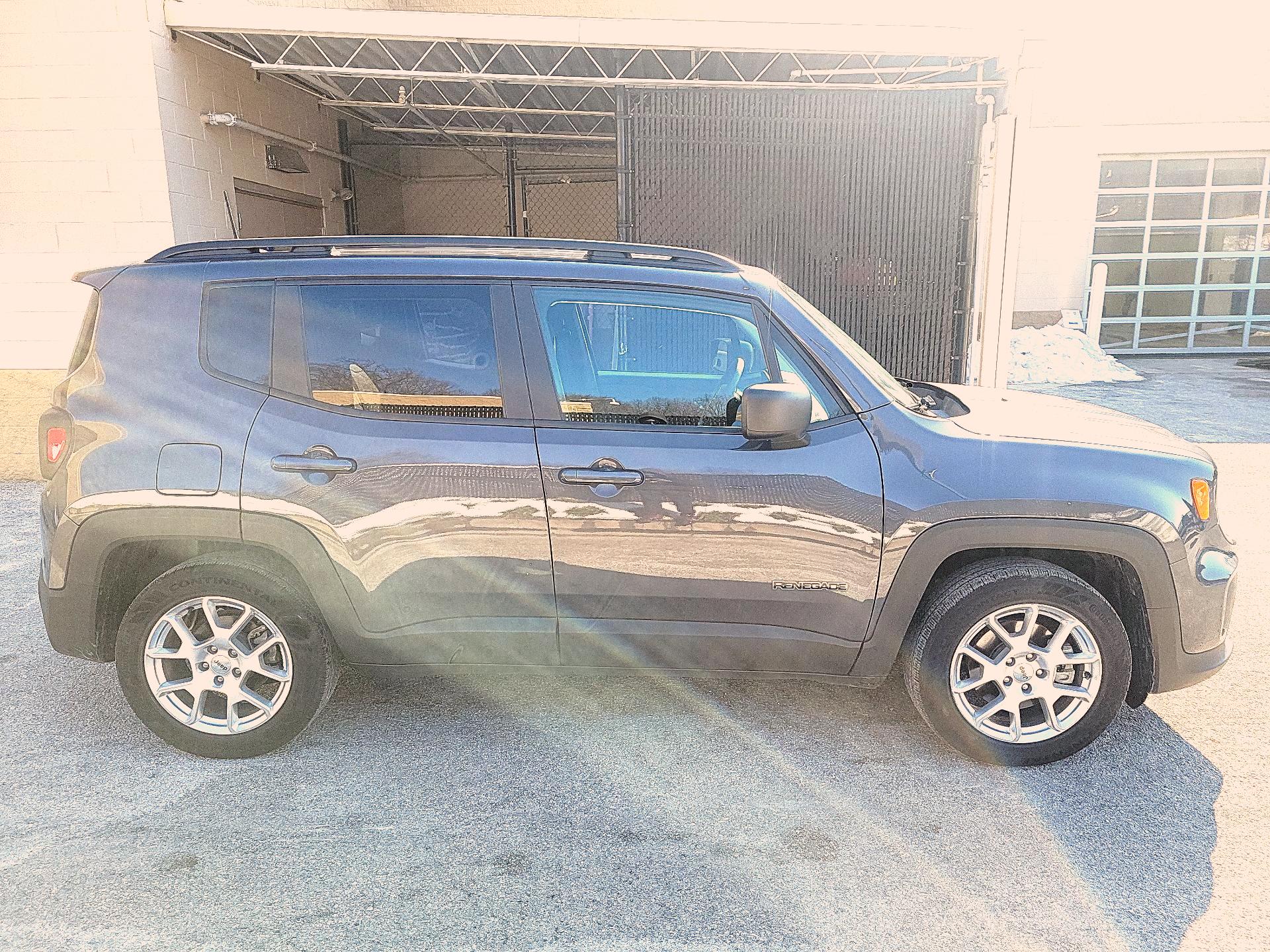 Thumbnail: 2022 Jeep Renegade - 4