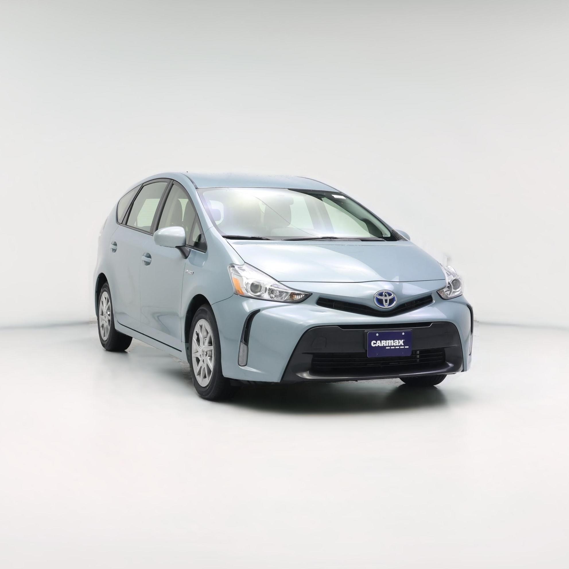 Thumbnail: 2015 Toyota Prius v - 1