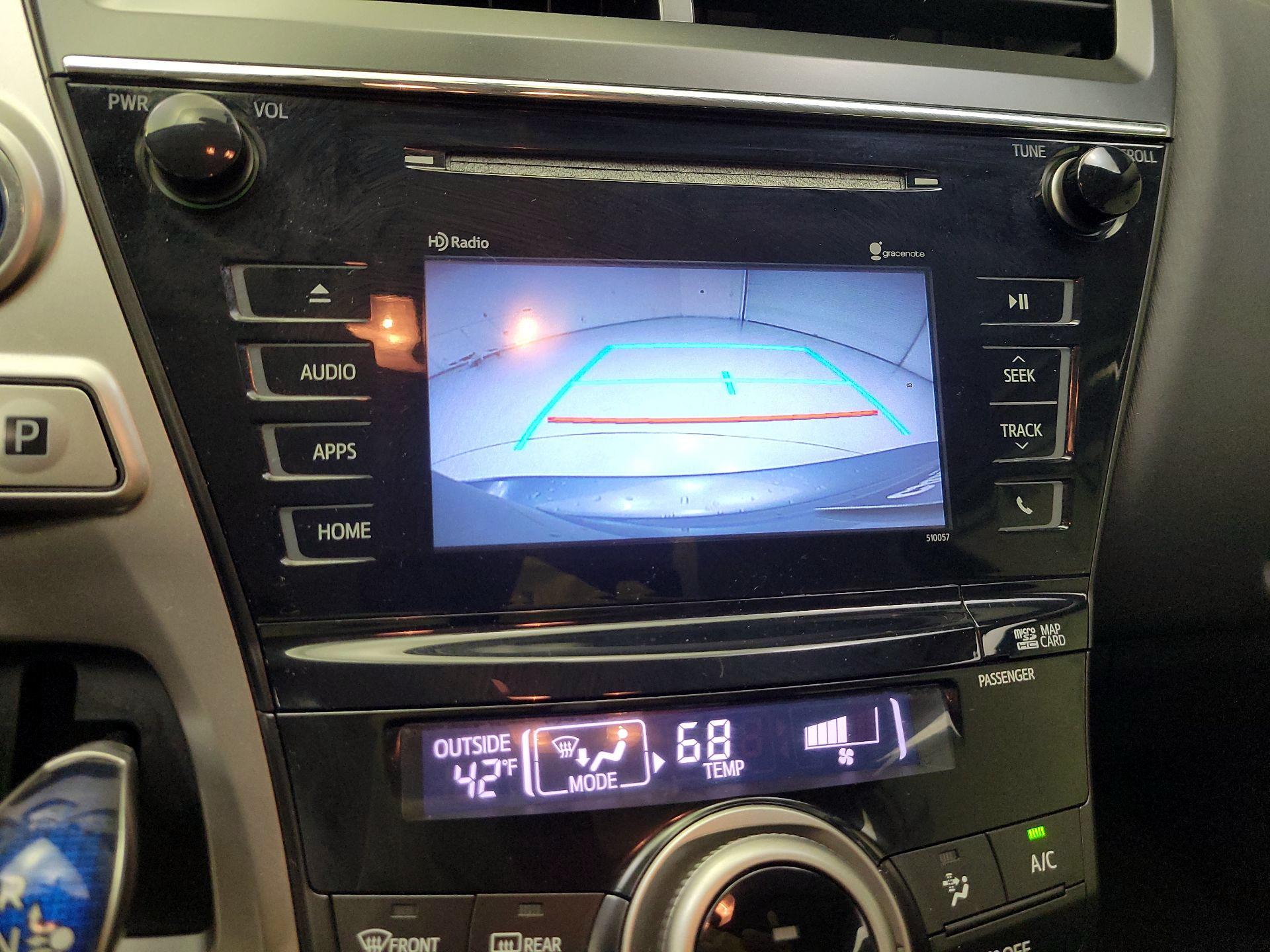 Thumbnail: 2015 Toyota Prius v - 14