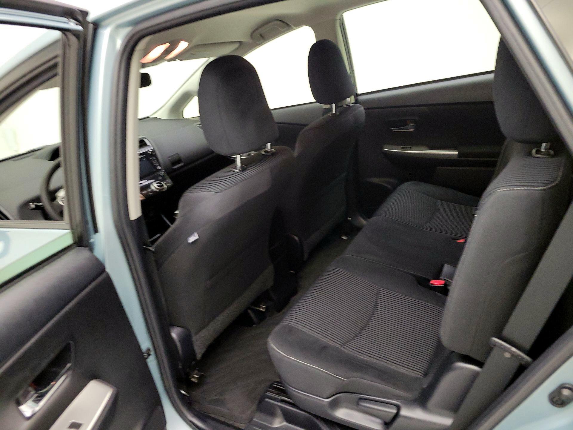 Thumbnail: 2015 Toyota Prius v - 19