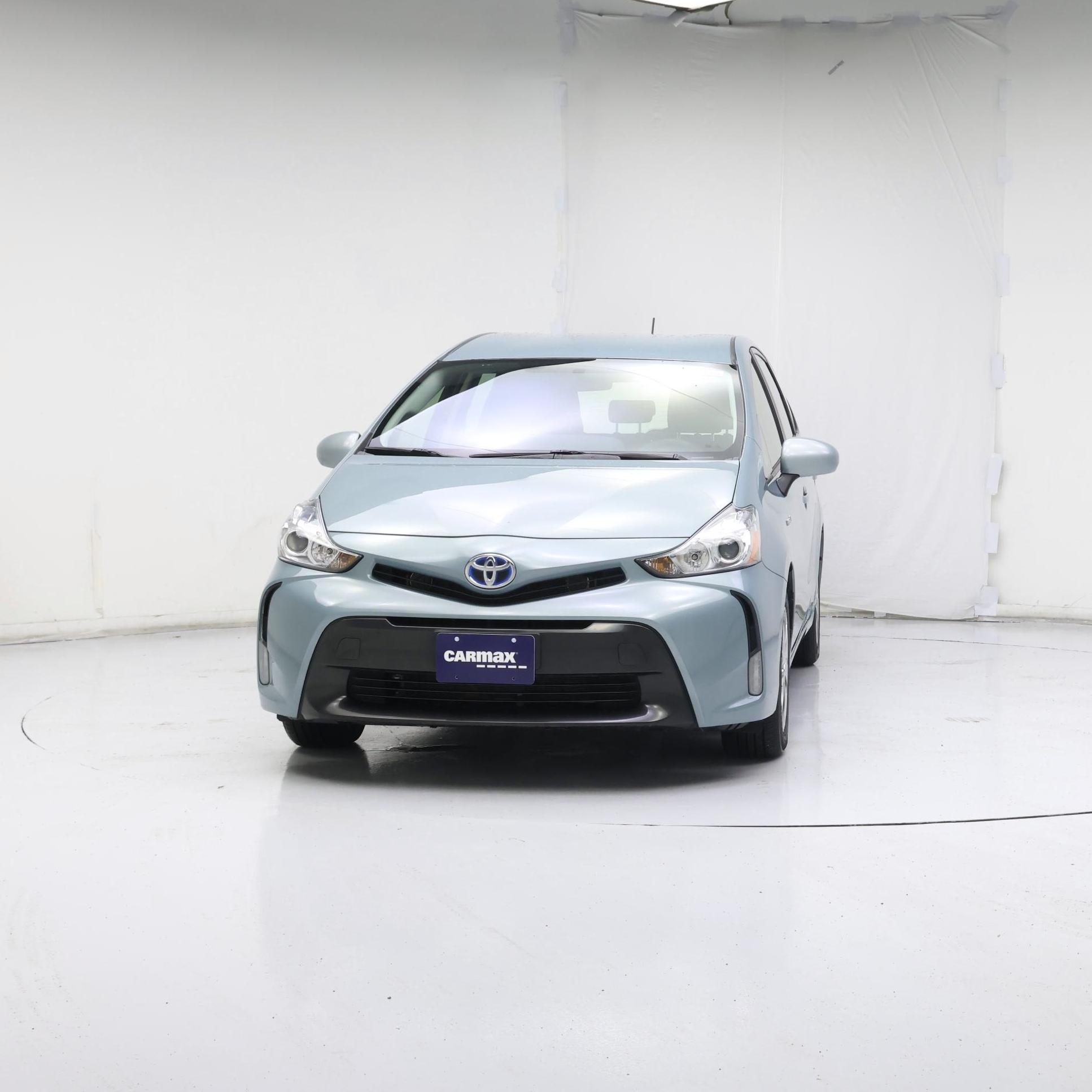 Thumbnail: 2015 Toyota Prius v - 5