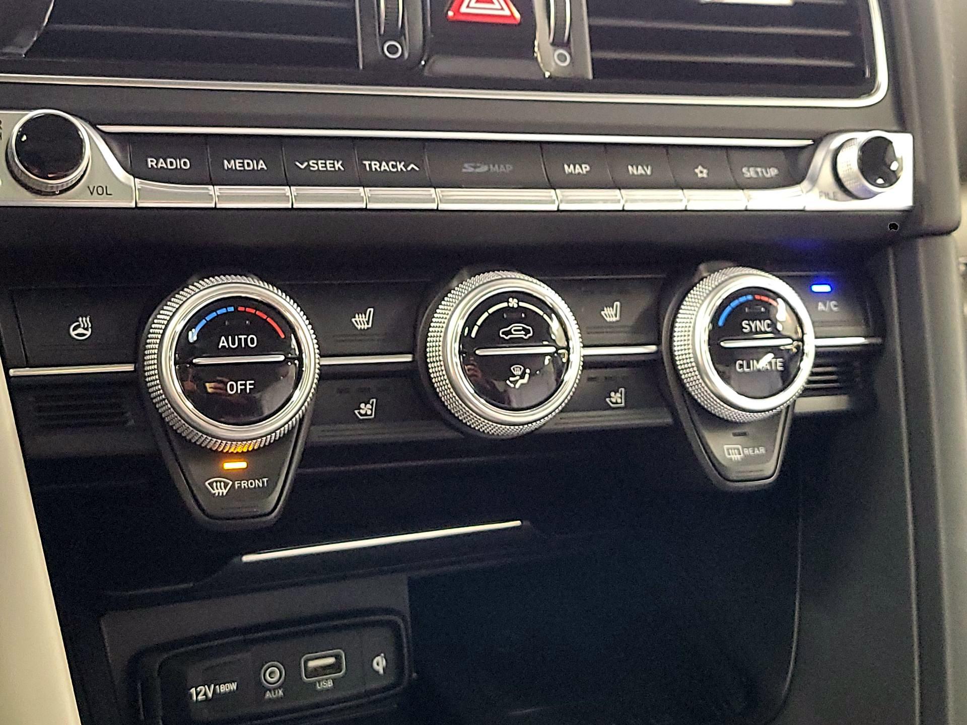 Thumbnail: 2019 Genesis G70 - 15