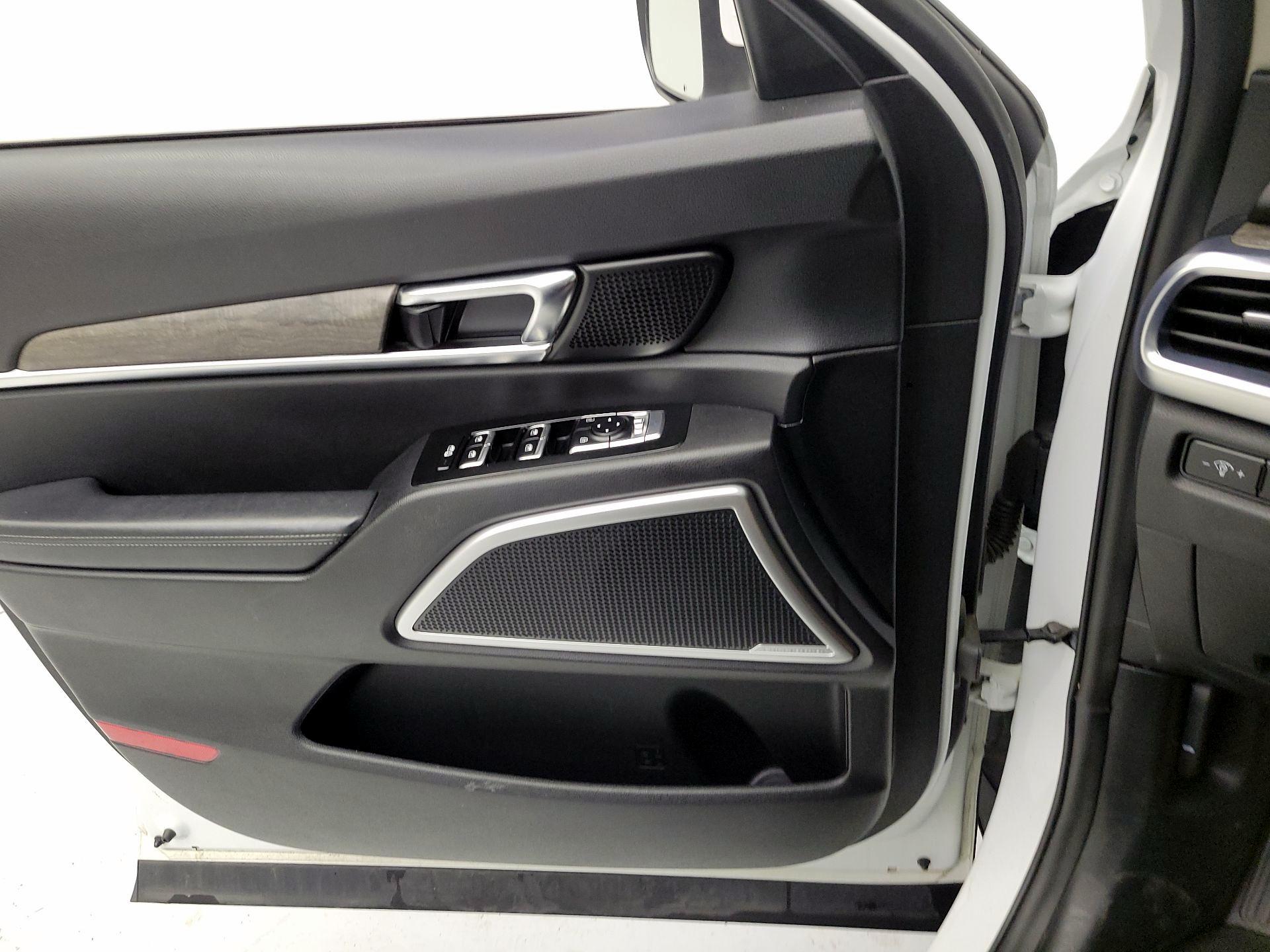 Thumbnail: 2020 Kia Telluride - 12