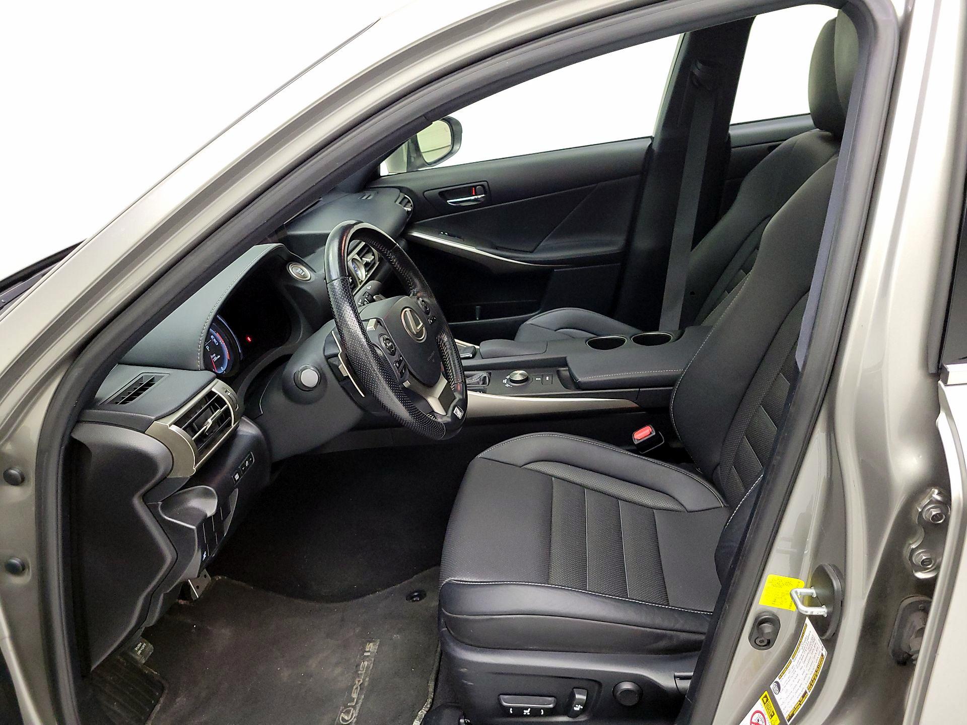 Thumbnail: 2016 Lexus IS - 9