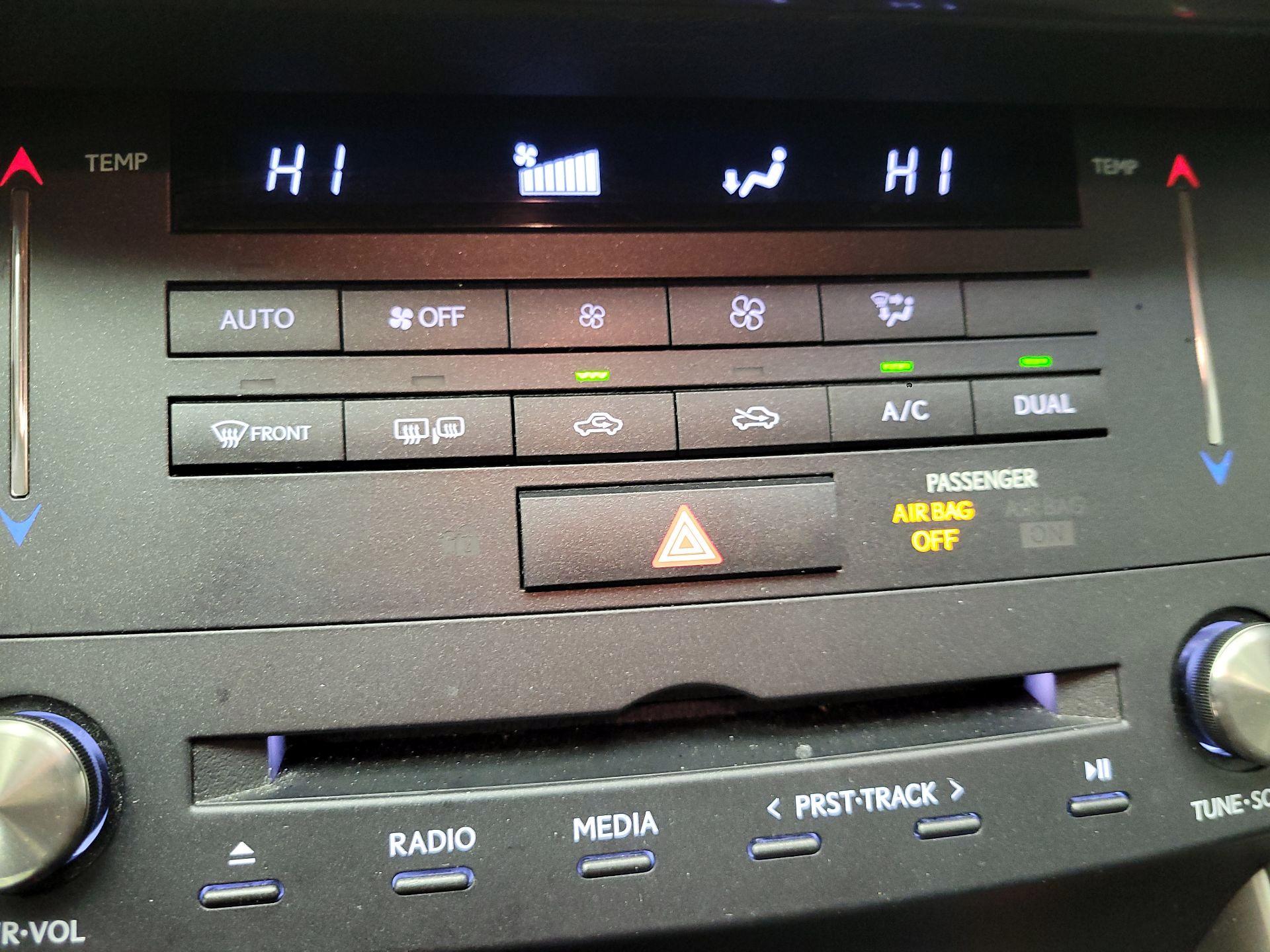 Thumbnail: 2016 Lexus IS - 15