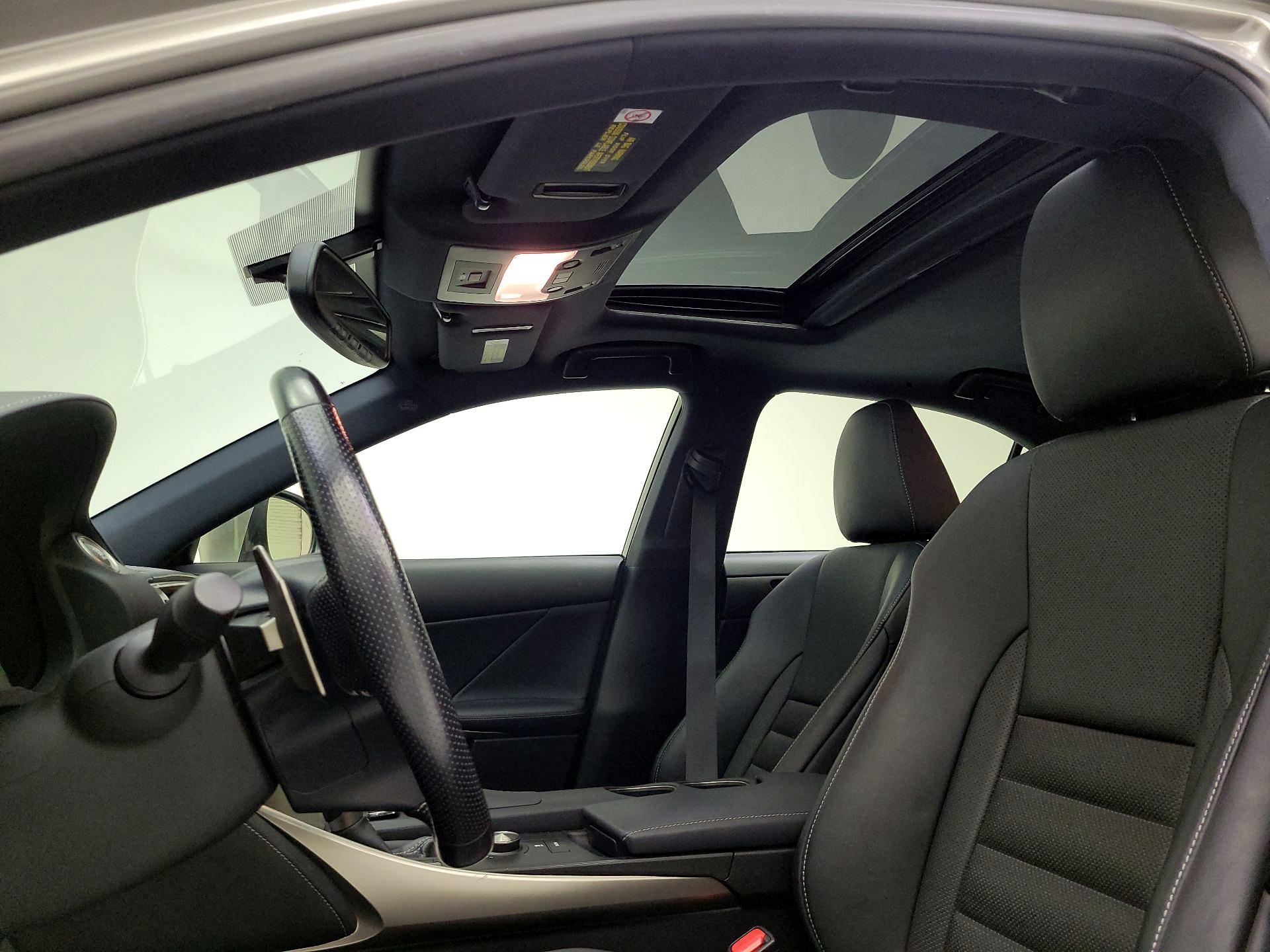 Thumbnail: 2016 Lexus IS - 18