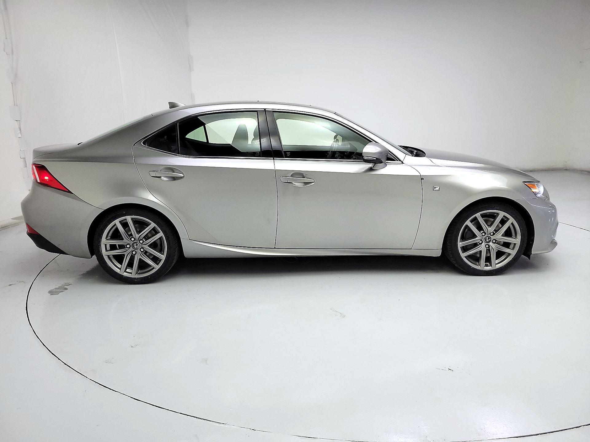 Thumbnail: 2016 Lexus IS - 4