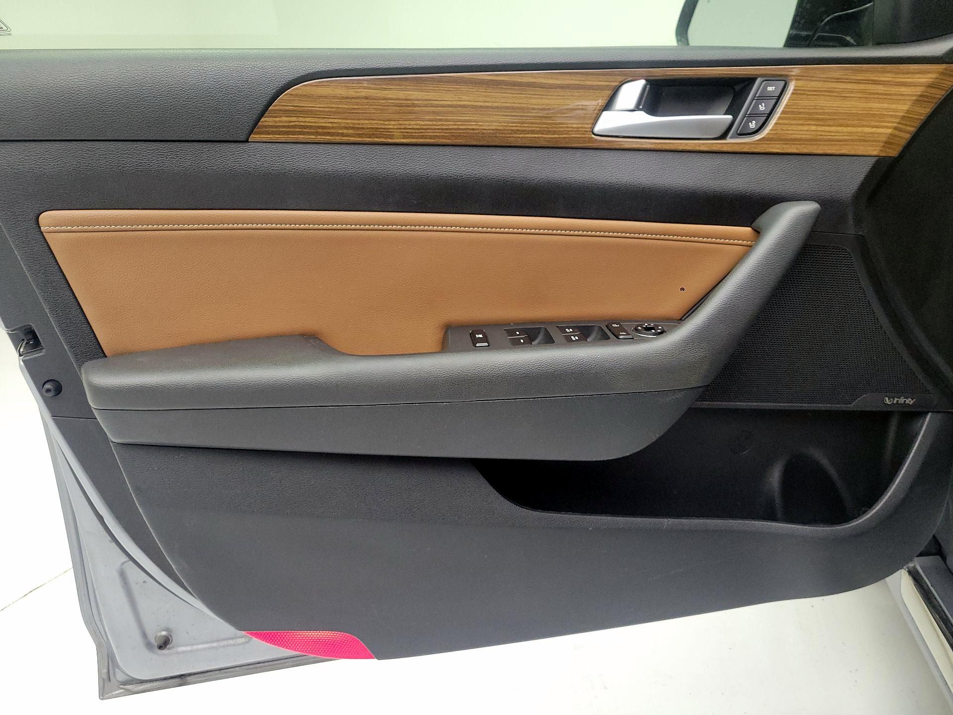 Thumbnail: 2015 Hyundai Sonata - 10