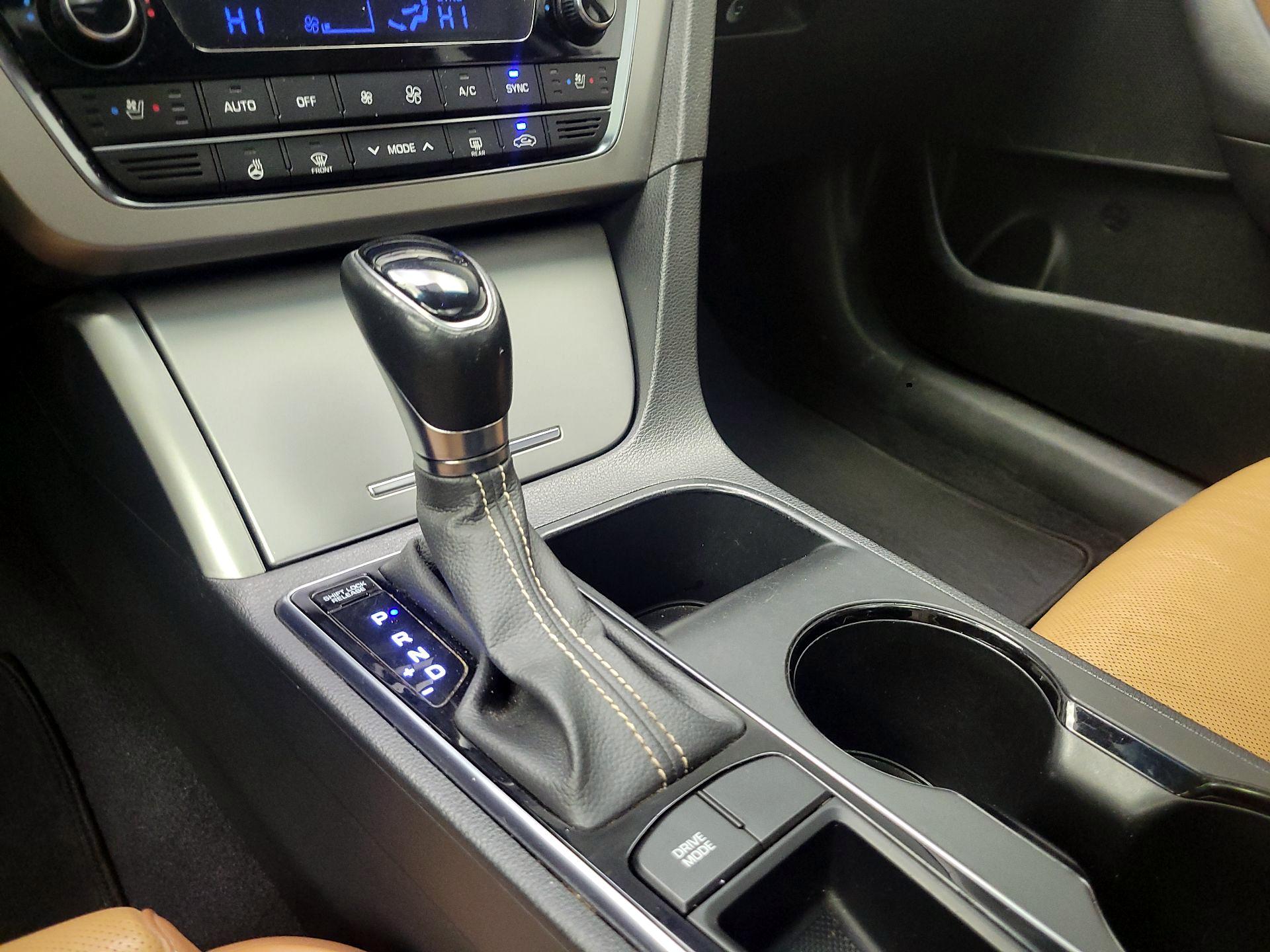 Thumbnail: 2015 Hyundai Sonata - 16