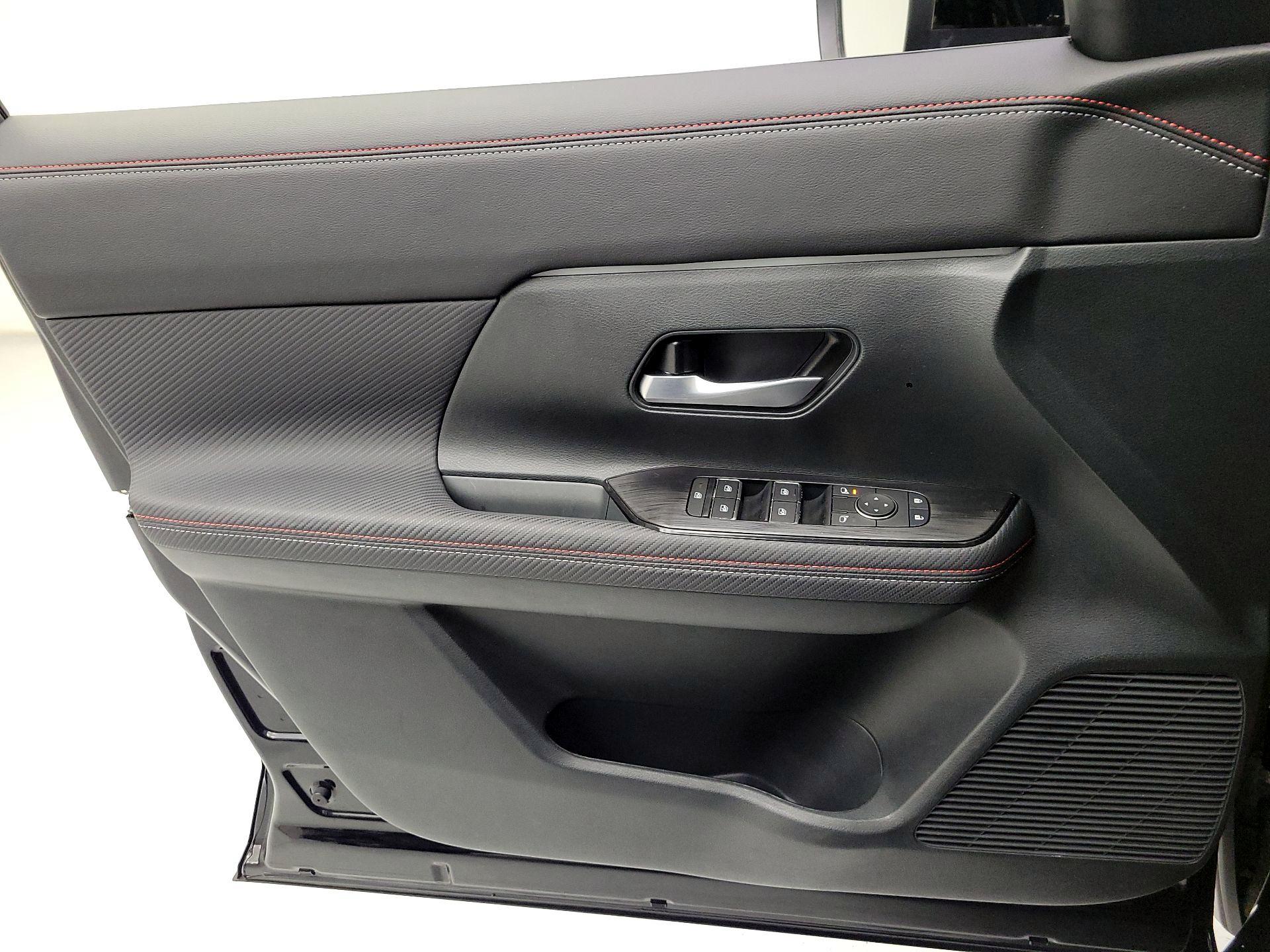 Thumbnail: 2025 Nissan Kicks - 12