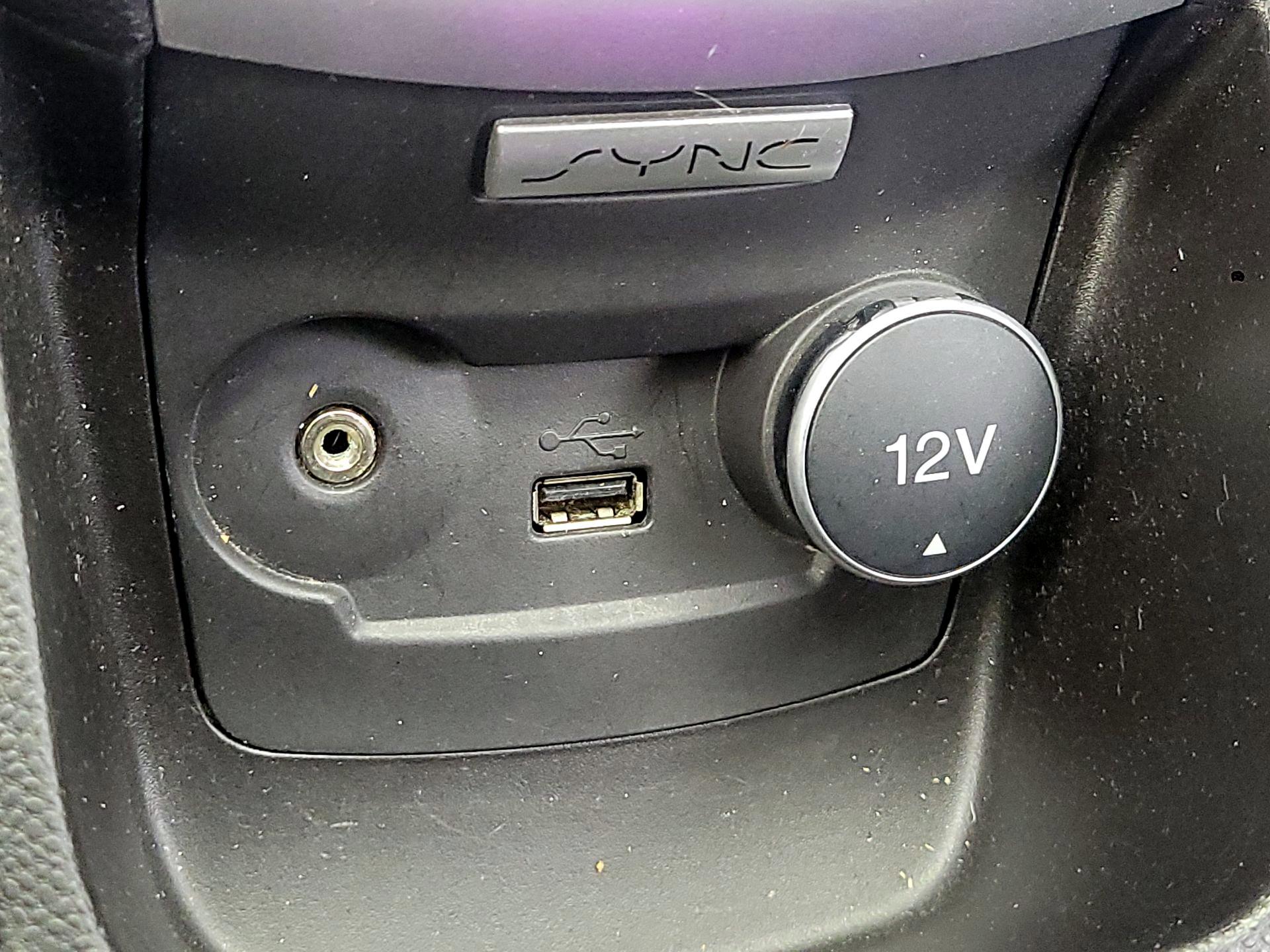 Thumbnail: 2016 Ford Fiesta - 15