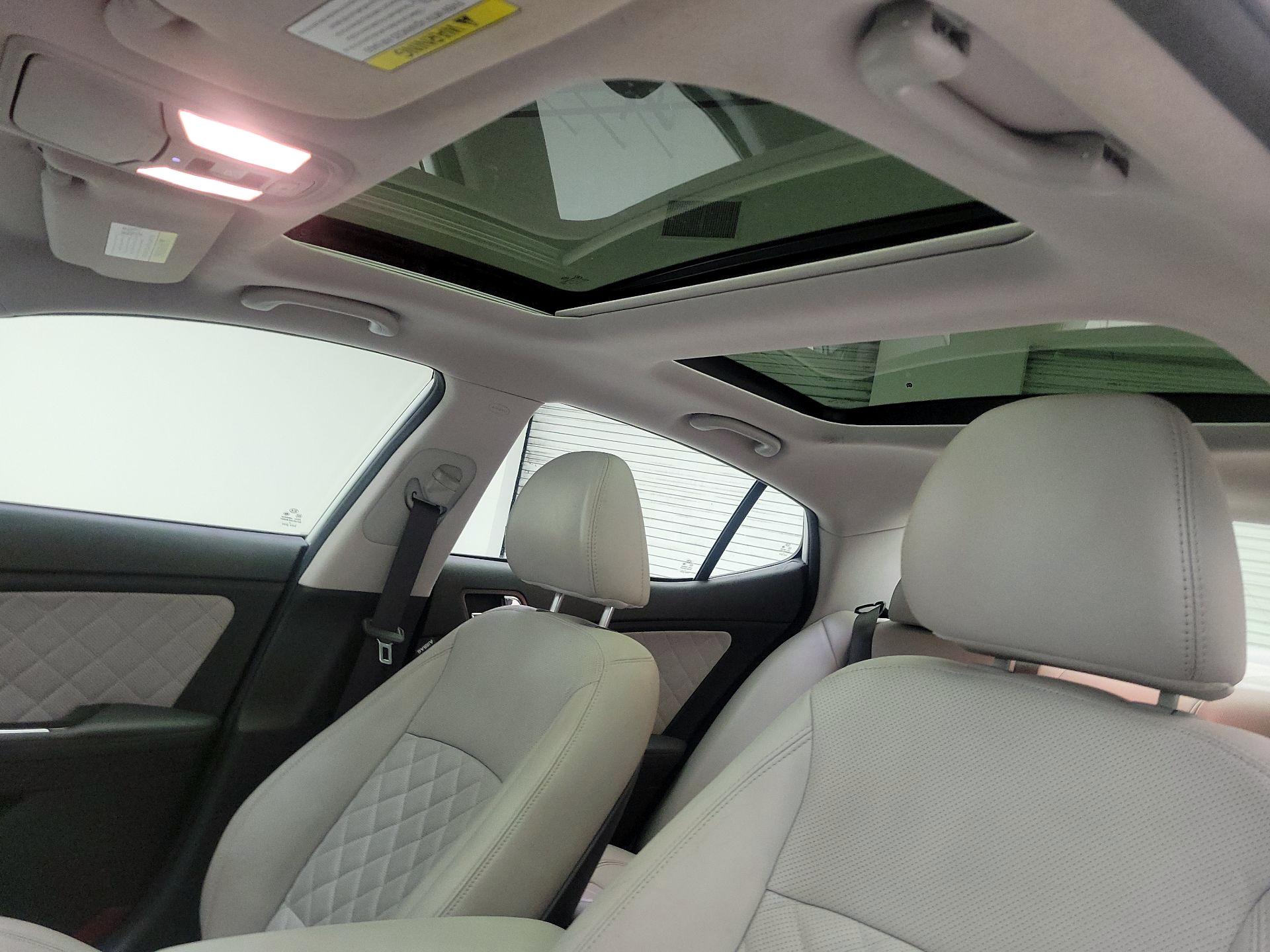 Thumbnail: 2015 Kia Optima - 18