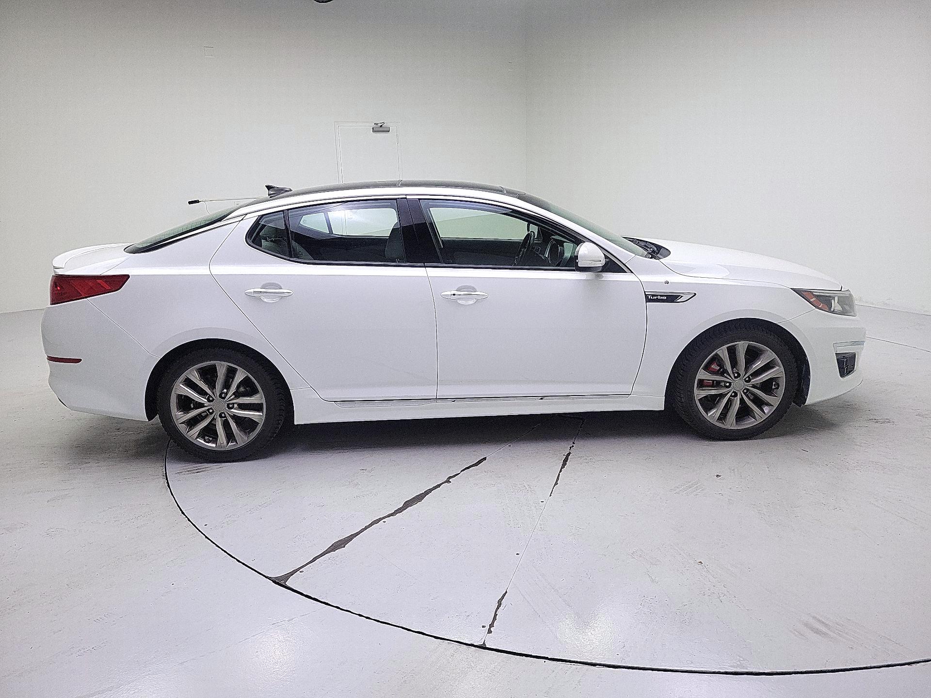 Thumbnail: 2015 Kia Optima - 4