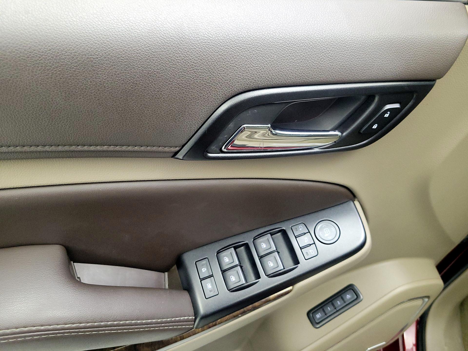 Thumbnail: 2017 Chevrolet Tahoe - 10