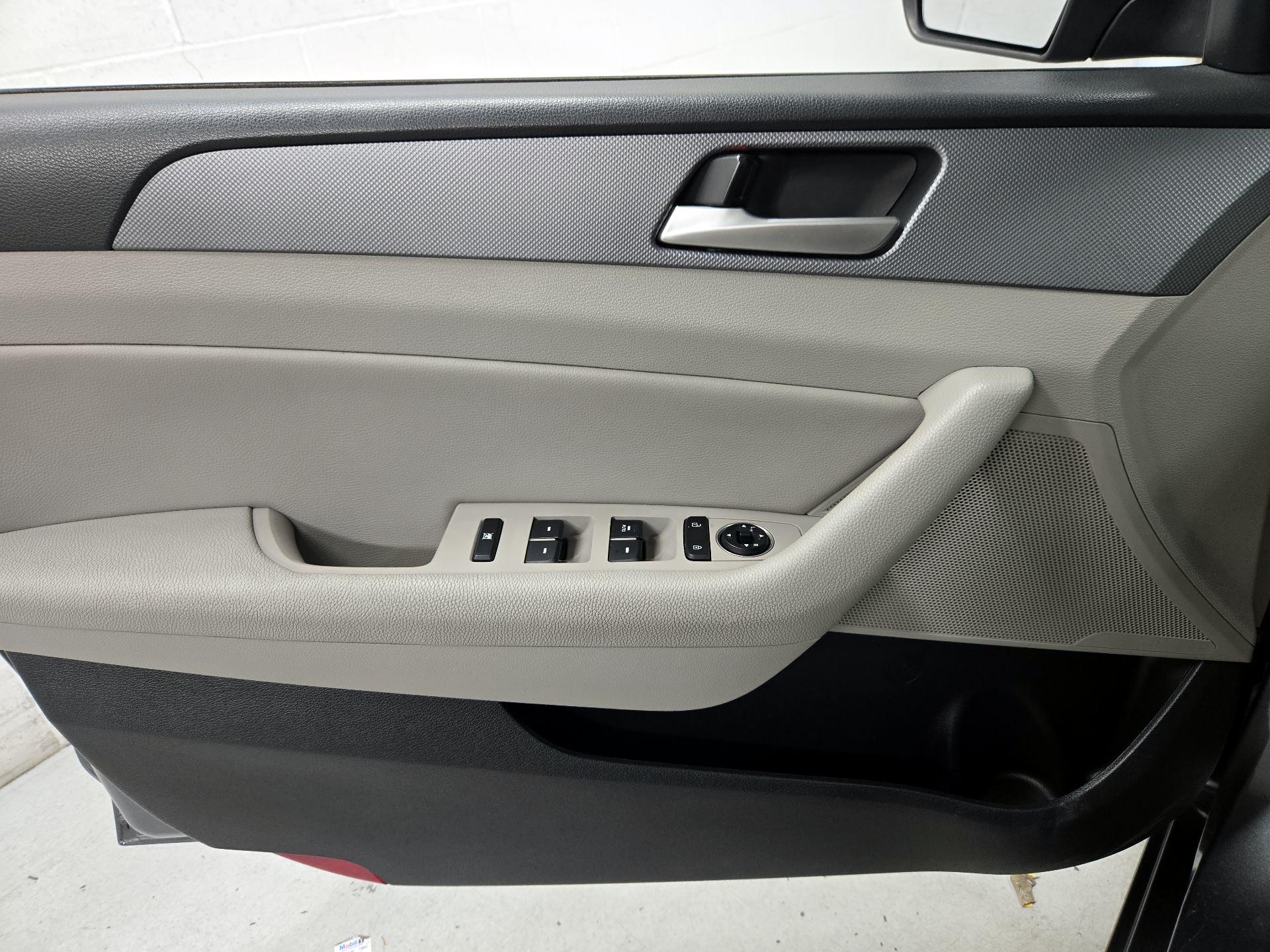 Thumbnail: 2018 Hyundai Sonata - 12