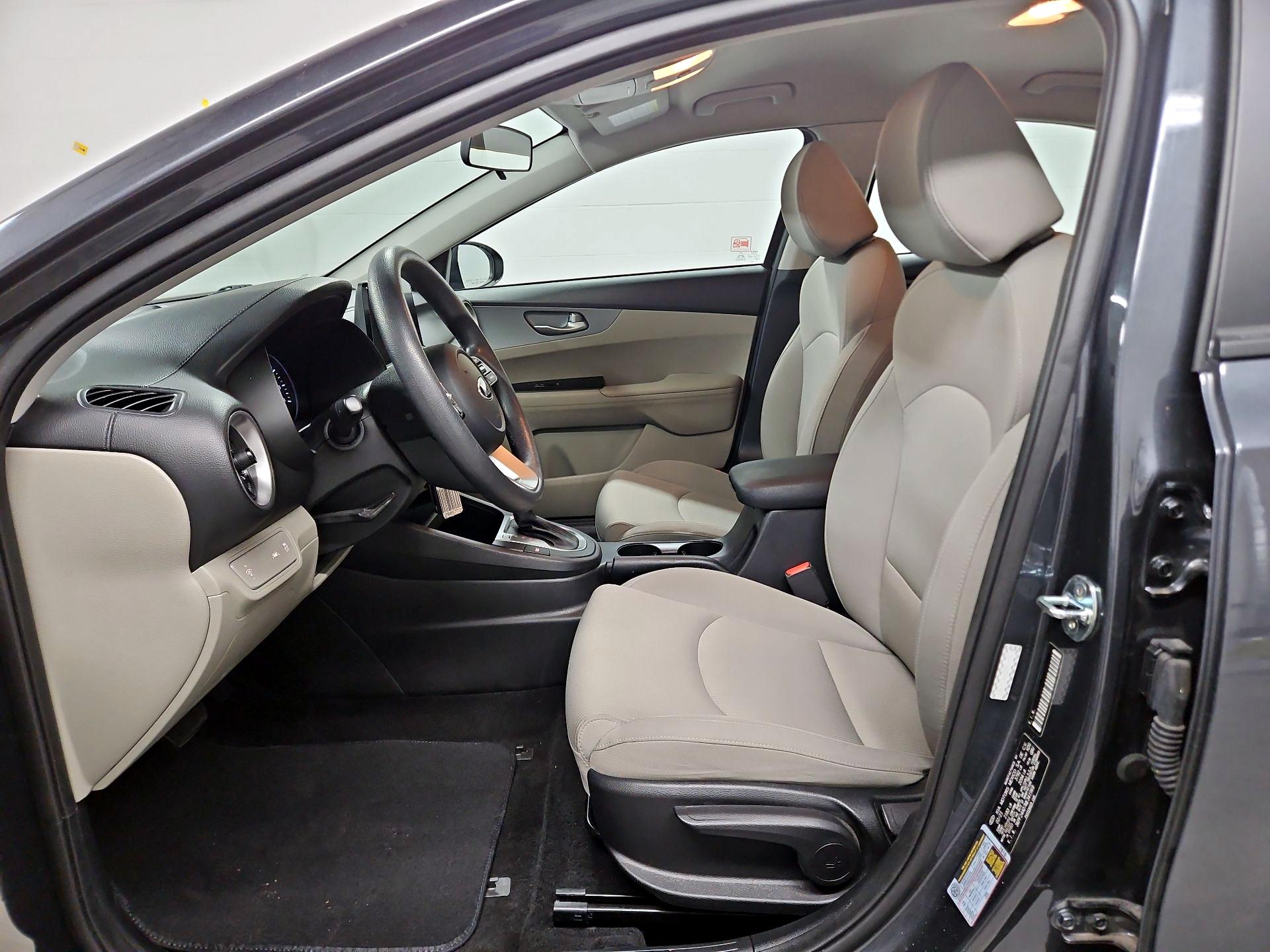 Thumbnail: 2021 Kia Forte - 11