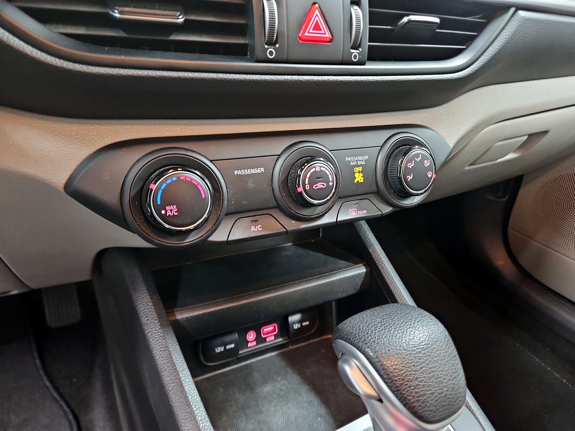 Thumbnail: 2021 Kia Forte - 16