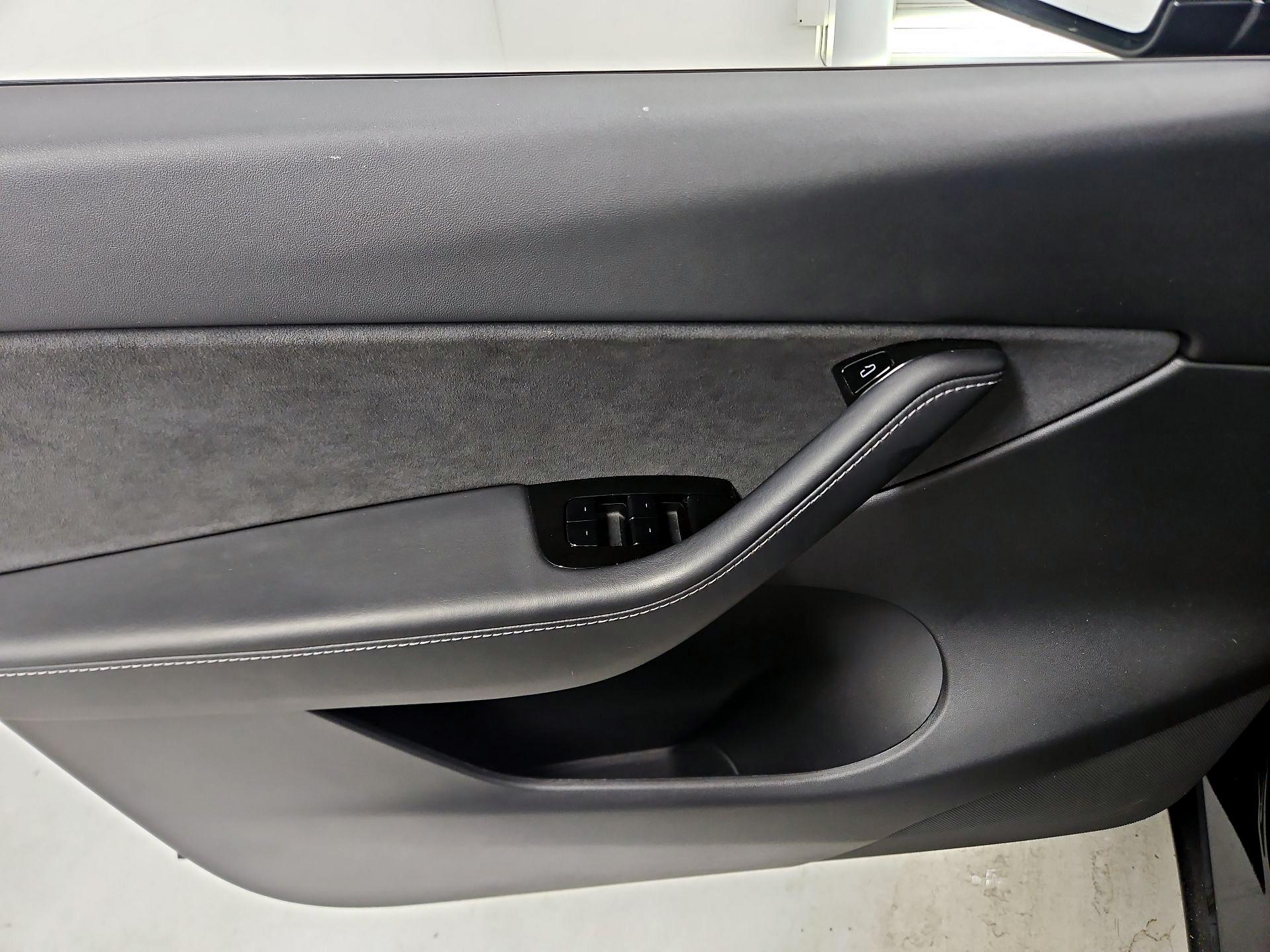 Thumbnail: 2021 Tesla Model Y - 12