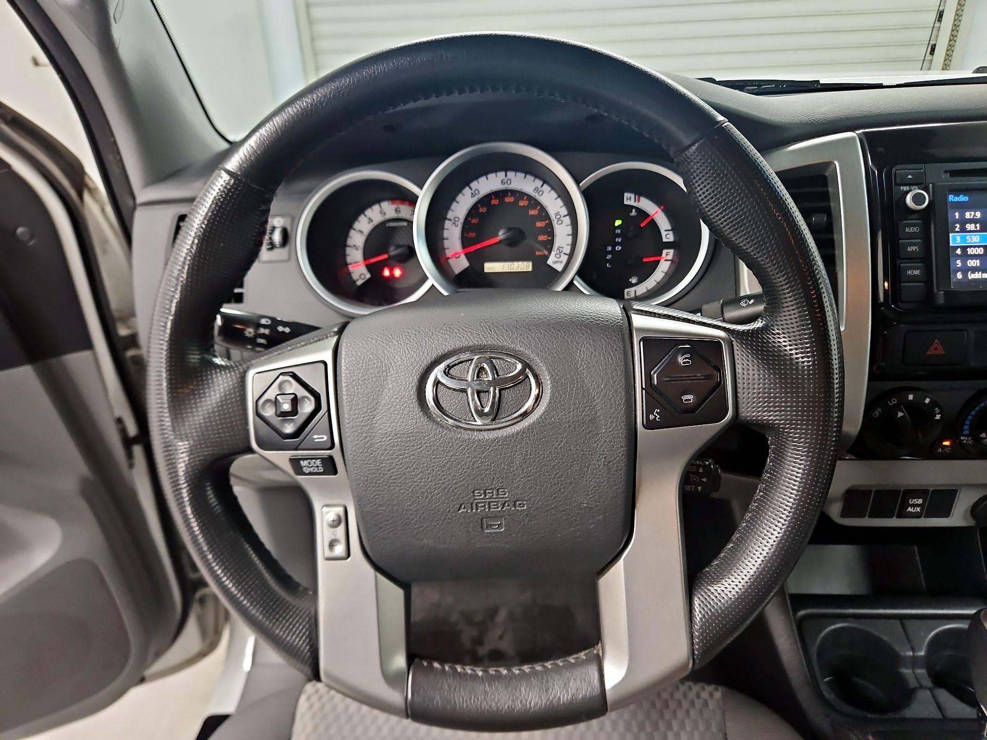 Thumbnail: 2015 Toyota Tacoma - 10