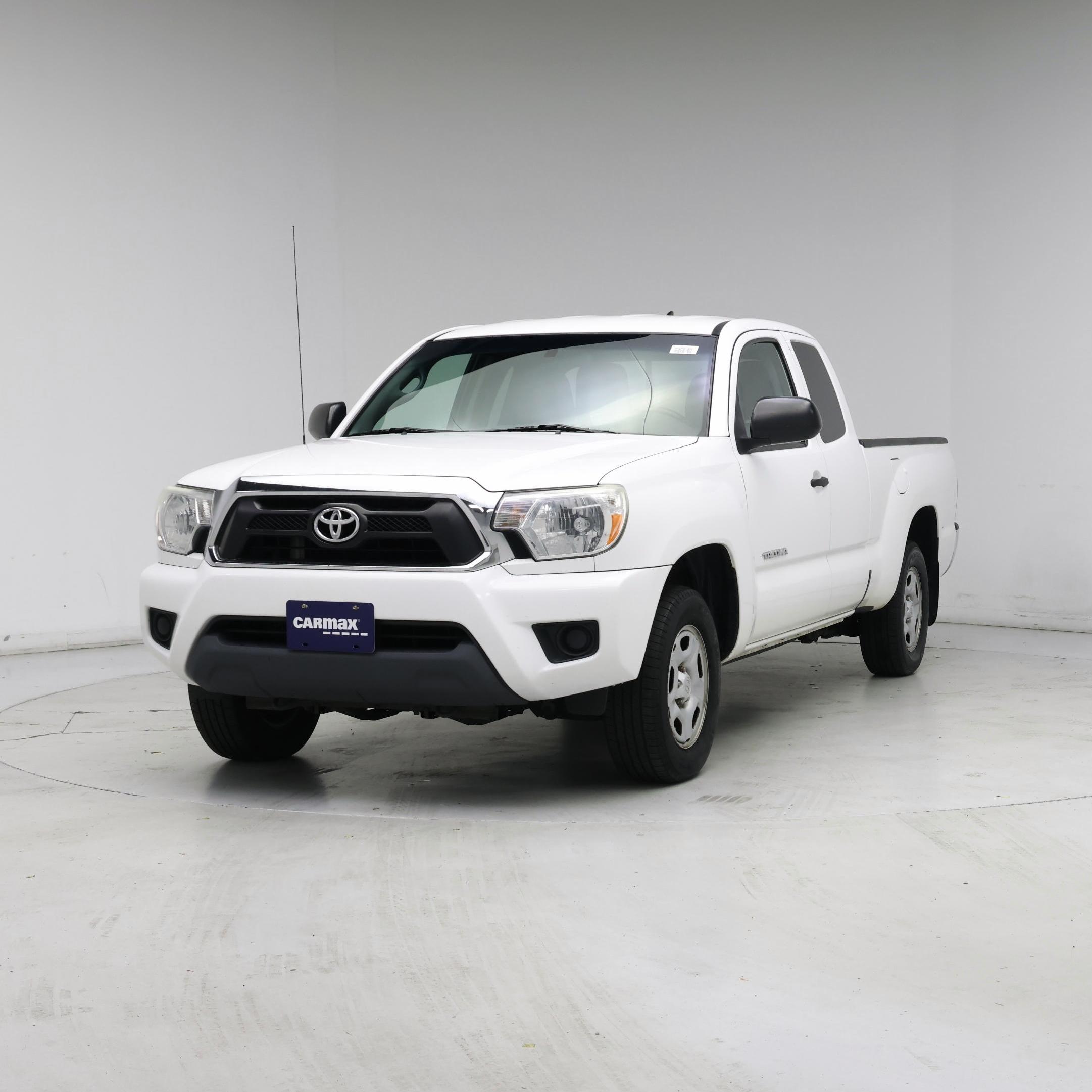 Thumbnail: 2015 Toyota Tacoma - 4