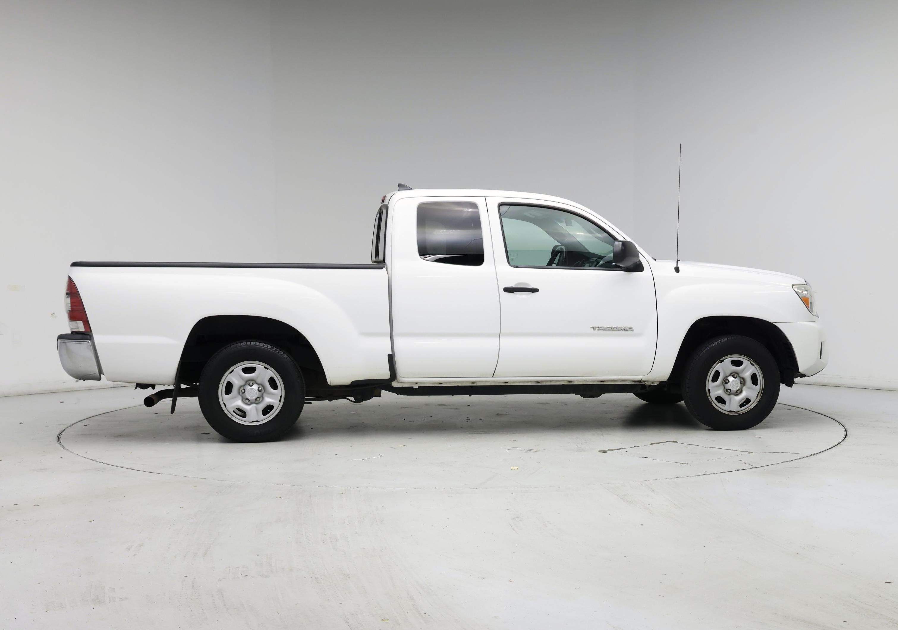 Thumbnail: 2015 Toyota Tacoma - 7