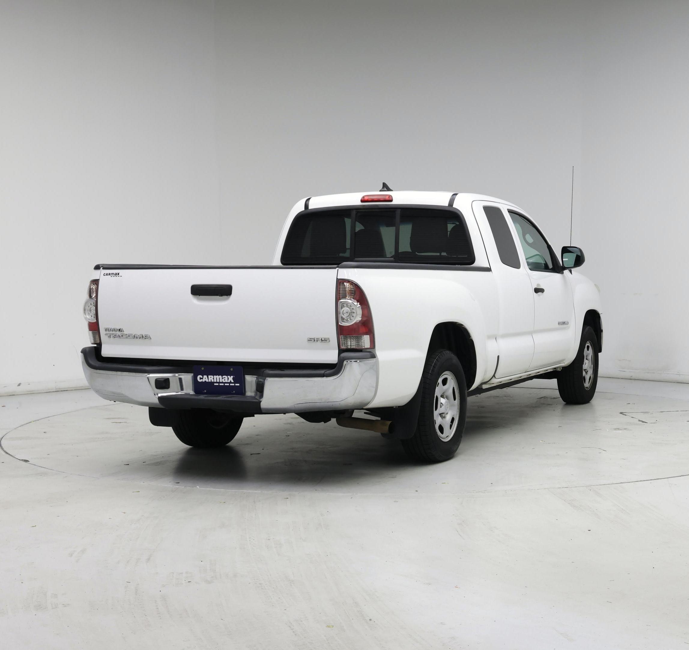 Thumbnail: 2015 Toyota Tacoma - 8