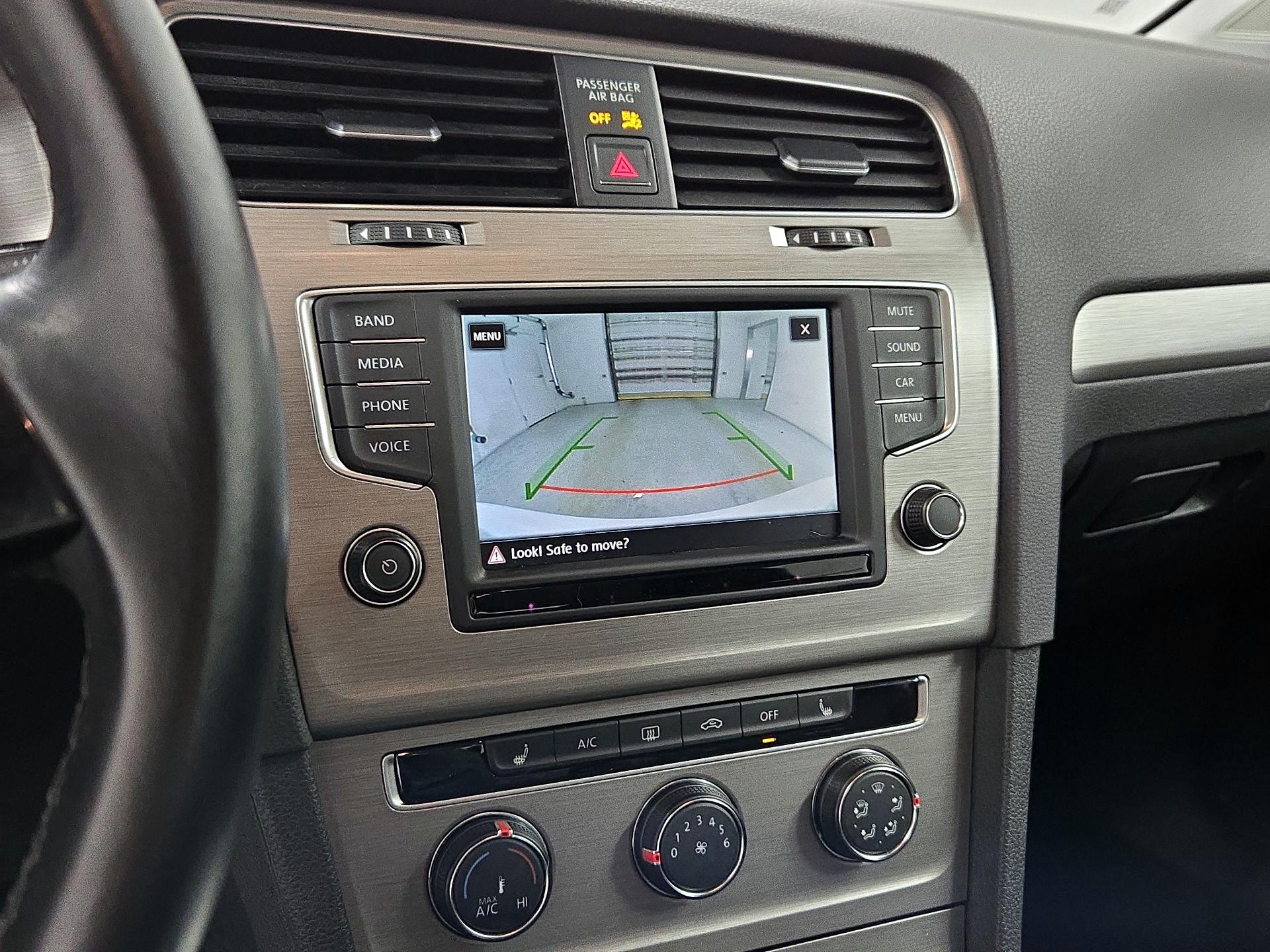 Thumbnail: 2017 Volkswagen Golf - 14