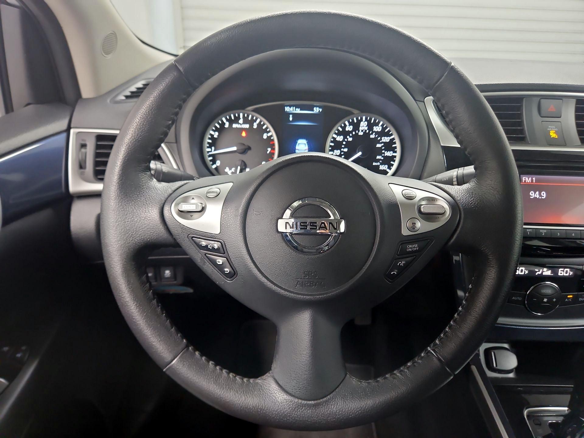 Thumbnail: 2018 Nissan Sentra - 10