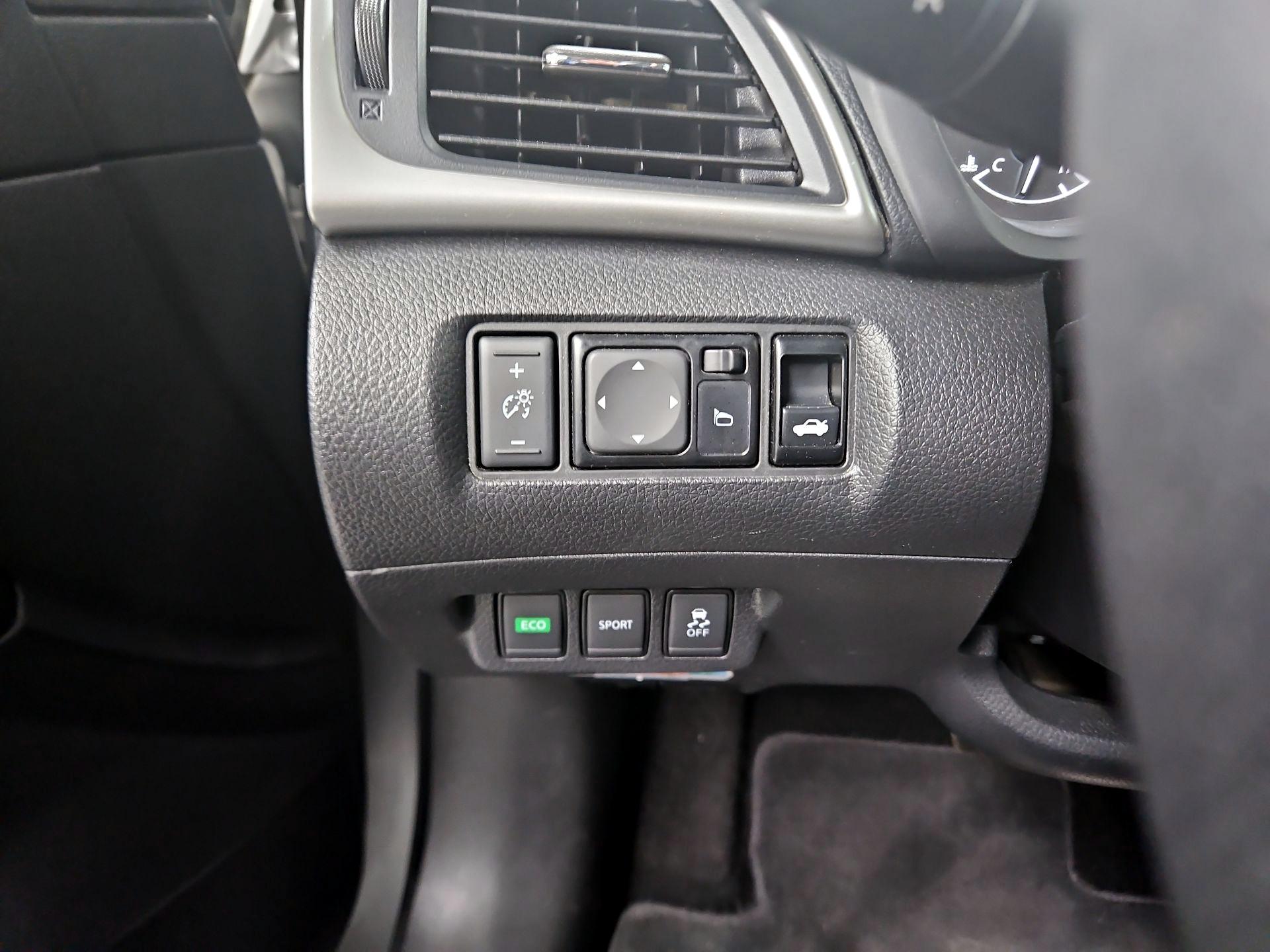 Thumbnail: 2018 Nissan Sentra - 13