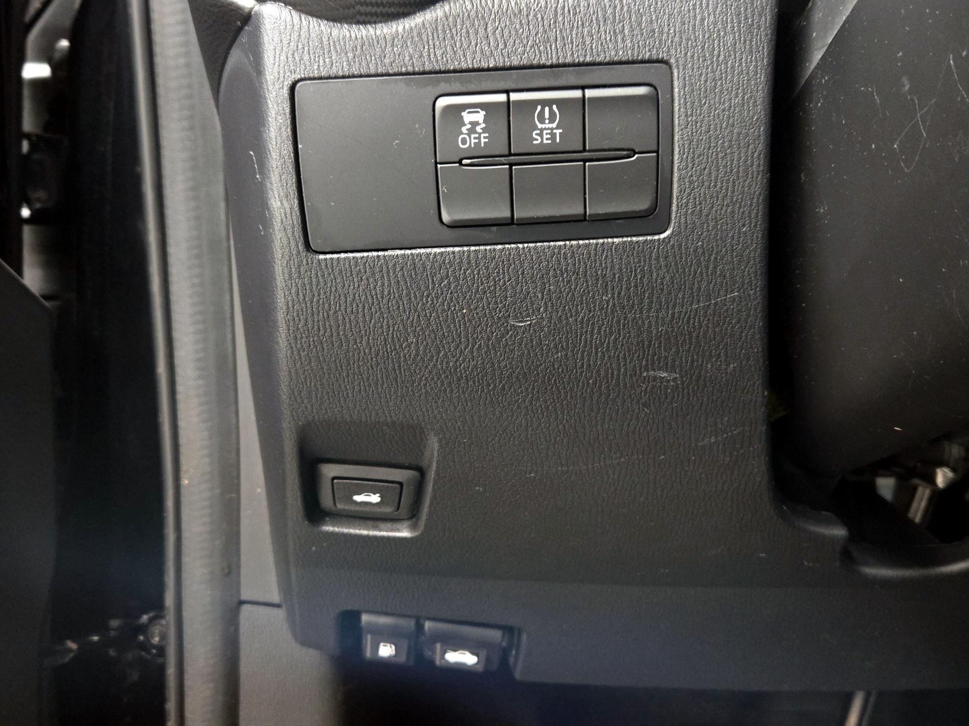 Thumbnail: 2019 Toyota Yaris - 13